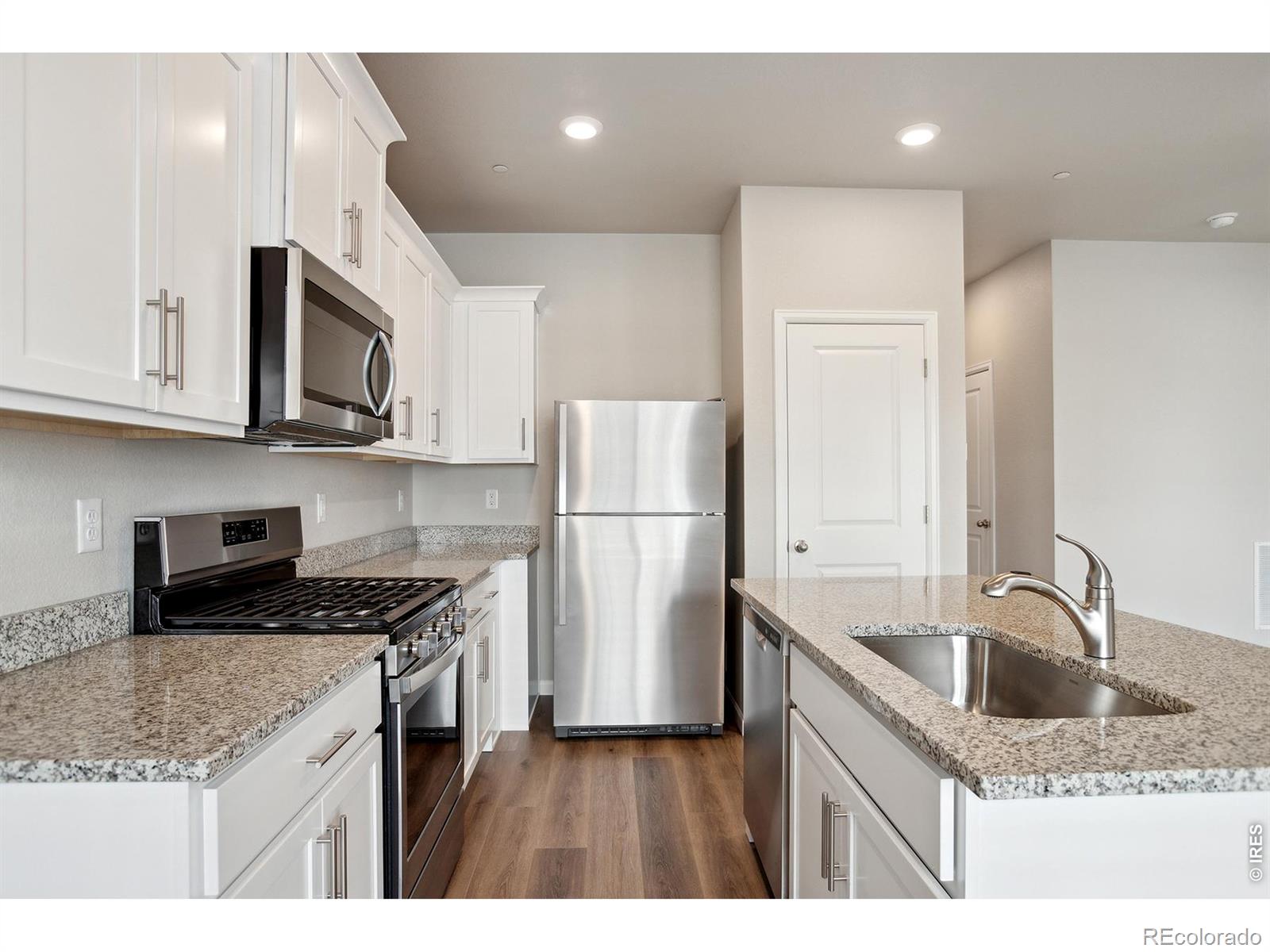 MLS Image #5 for 199  robin road,johnstown, Colorado