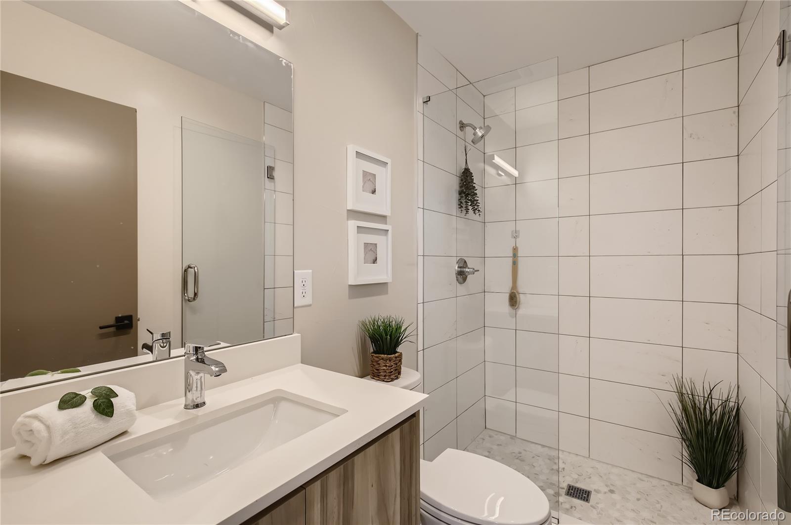 MLS Image #12 for 2323 s high street,denver, Colorado