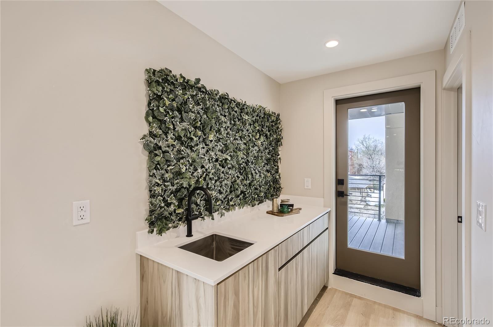 MLS Image #14 for 2323 s high street,denver, Colorado