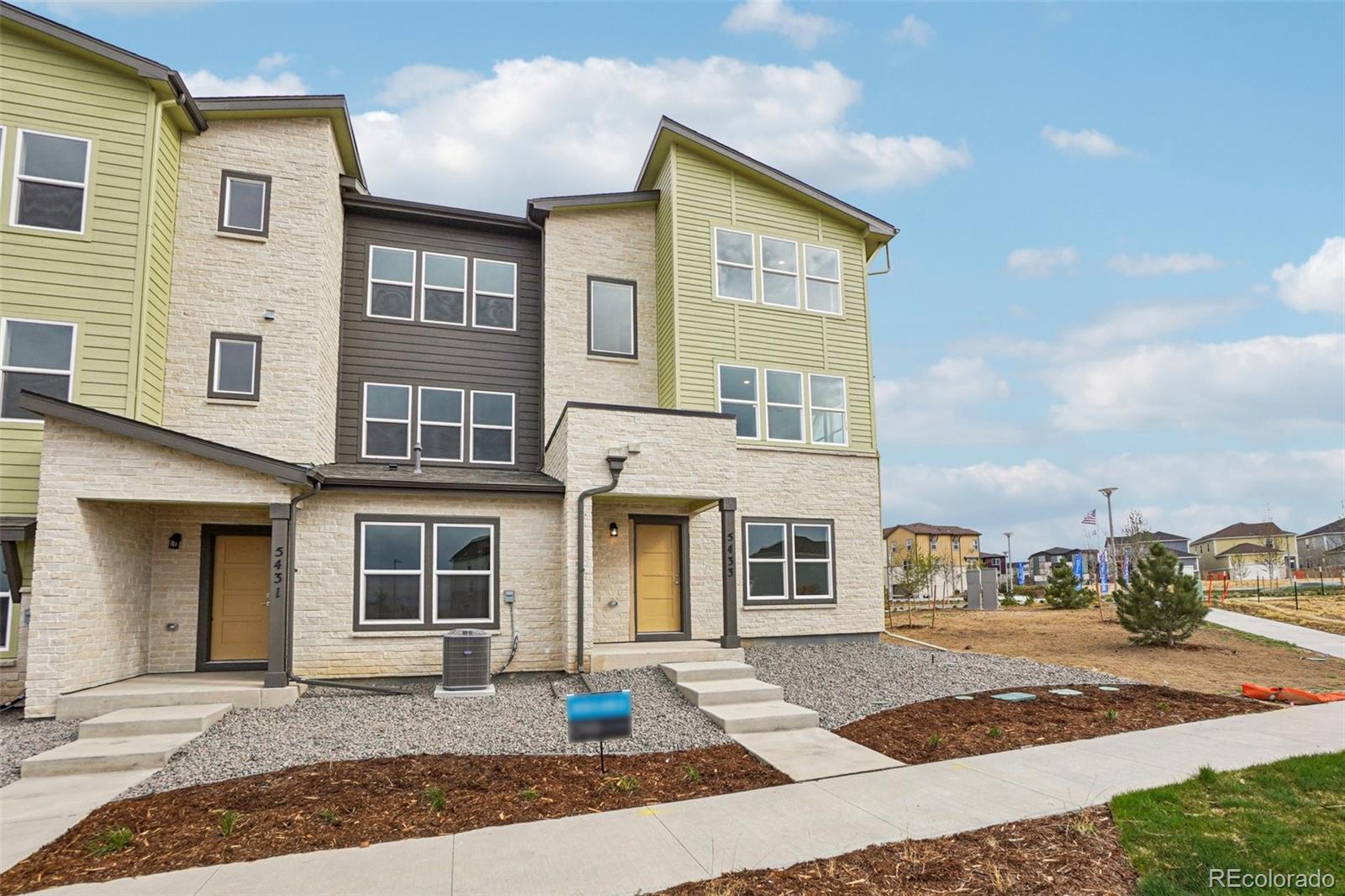 MLS Image #1 for 5433 n eaton park way,aurora, Colorado