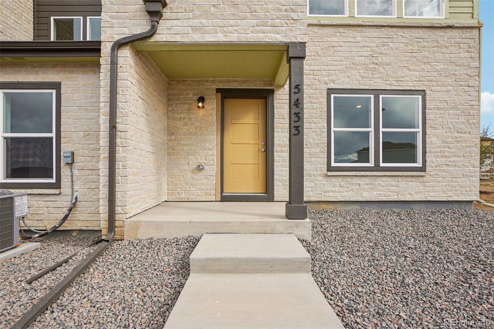 MLS Image #3 for 5433 n eaton park way,aurora, Colorado