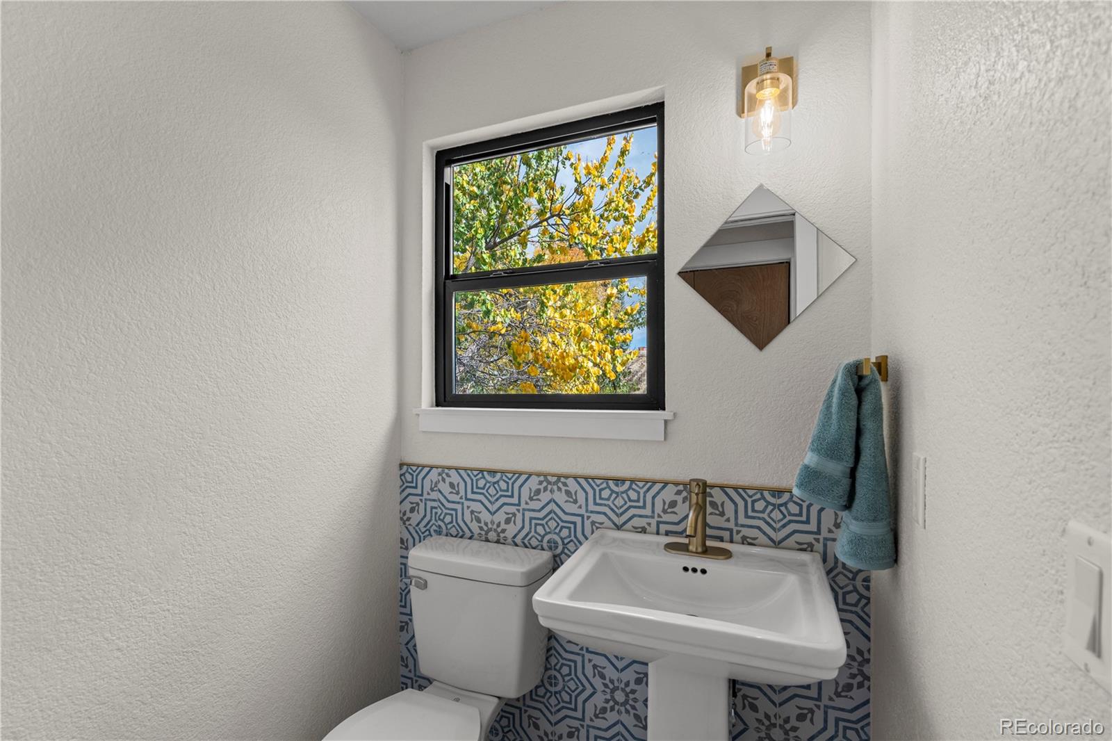 MLS Image #8 for 884 s lewis street,lakewood, Colorado