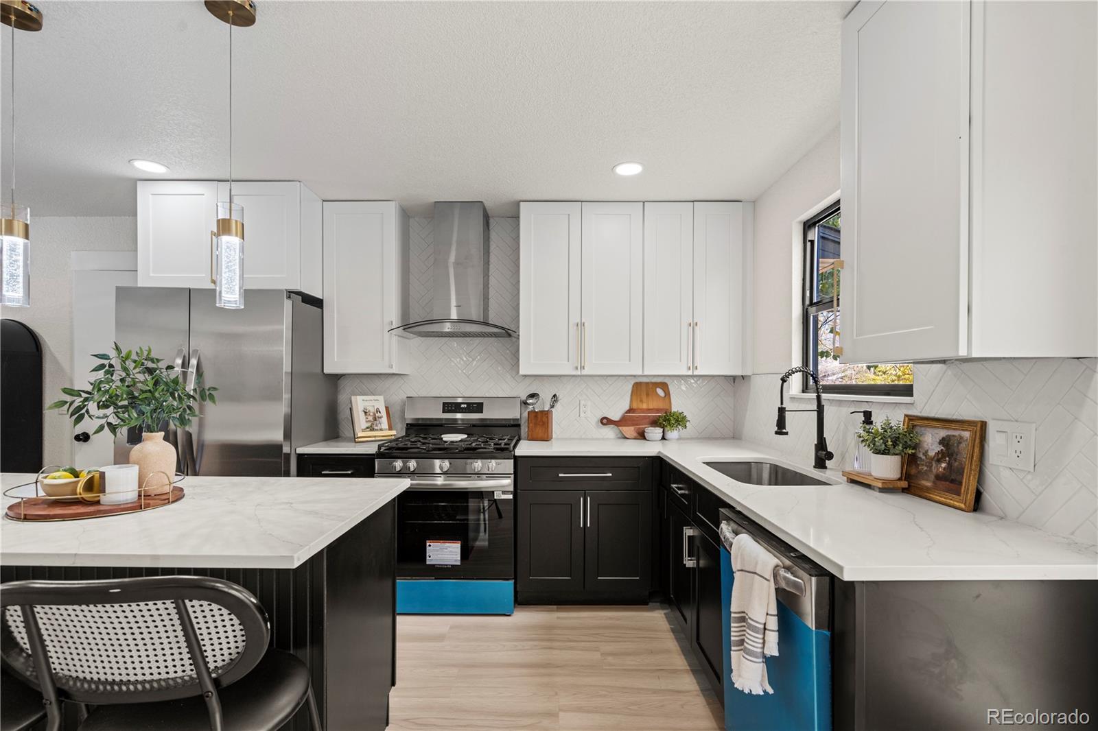 MLS Image #9 for 884 s lewis street,lakewood, Colorado