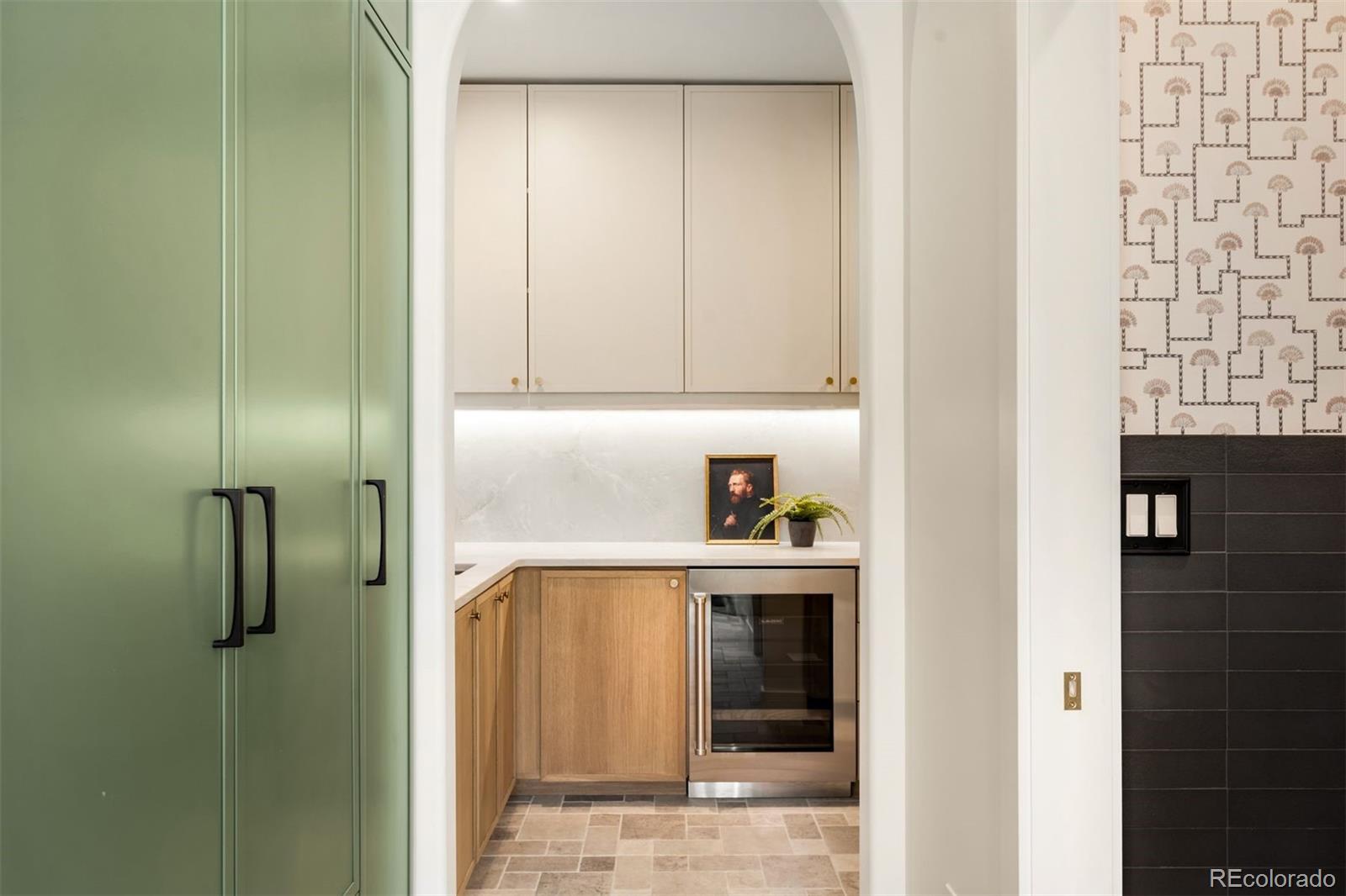 MLS Image #16 for 1418 s milwaukee street,denver, Colorado