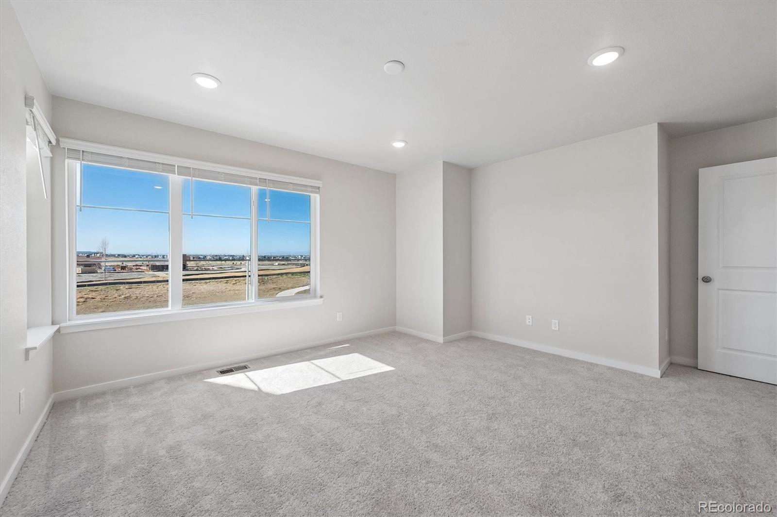 MLS Image #13 for 22675 e 47th avenue,aurora, Colorado