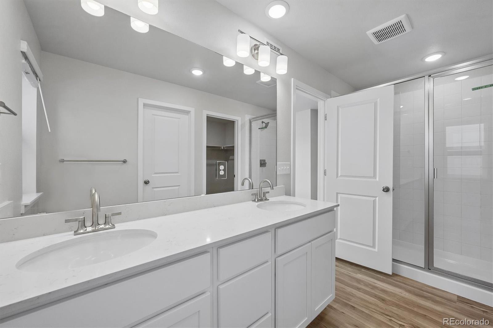 MLS Image #15 for 22675 e 47th avenue,aurora, Colorado