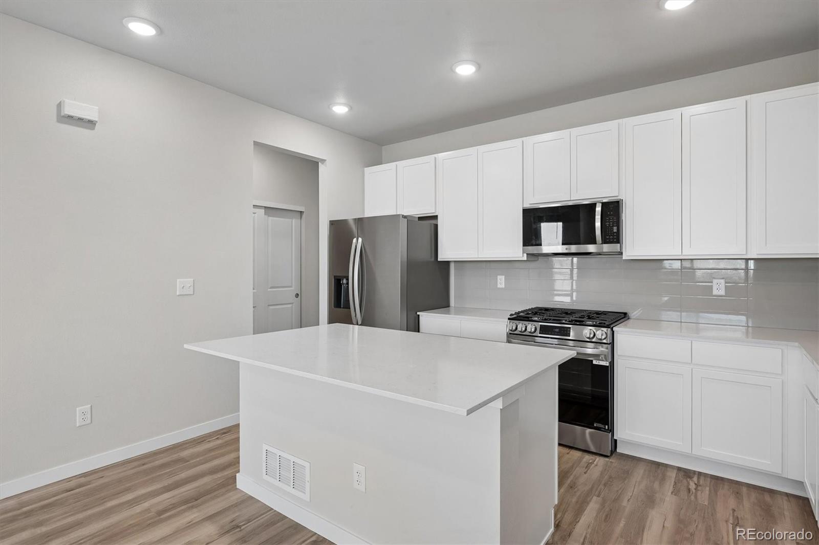 MLS Image #7 for 22675 e 47th avenue,aurora, Colorado