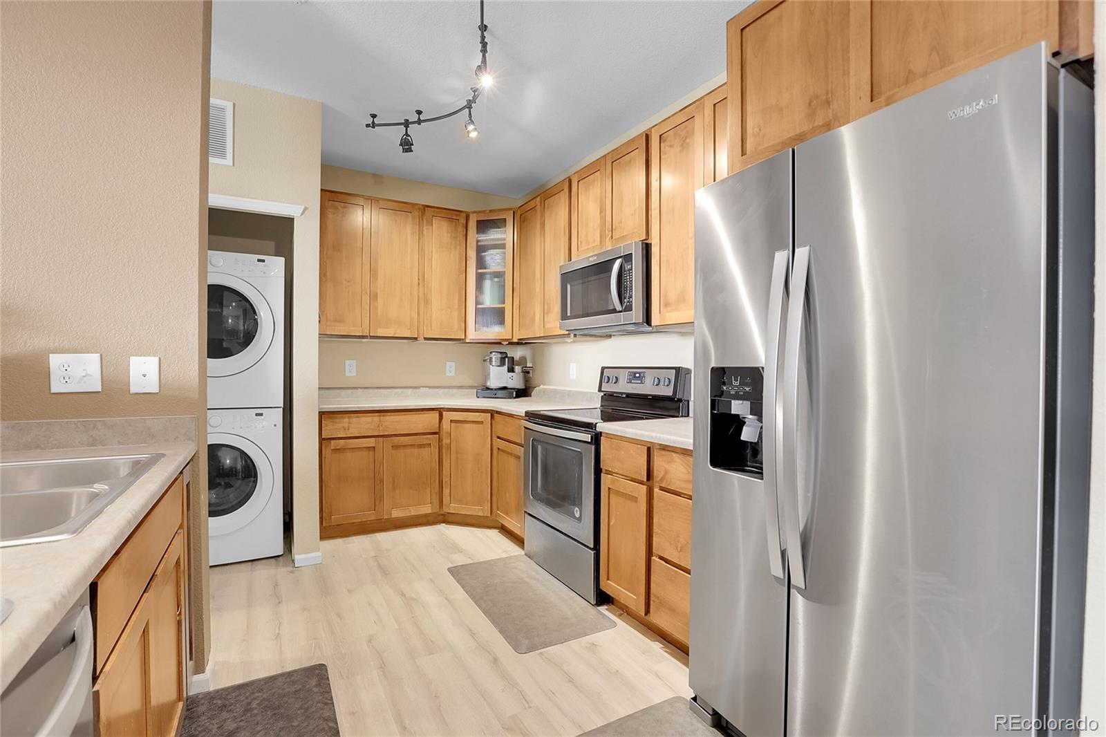 MLS Image #10 for 3865 s dayton street,aurora, Colorado