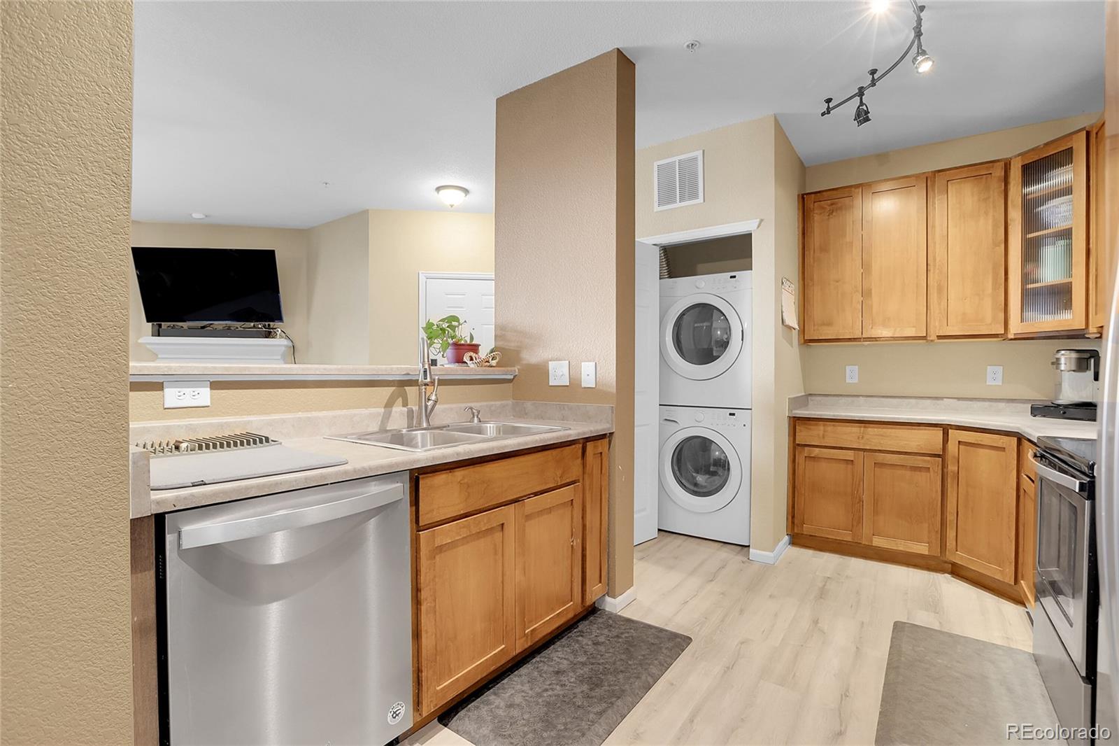 MLS Image #12 for 3865 s dayton street,aurora, Colorado