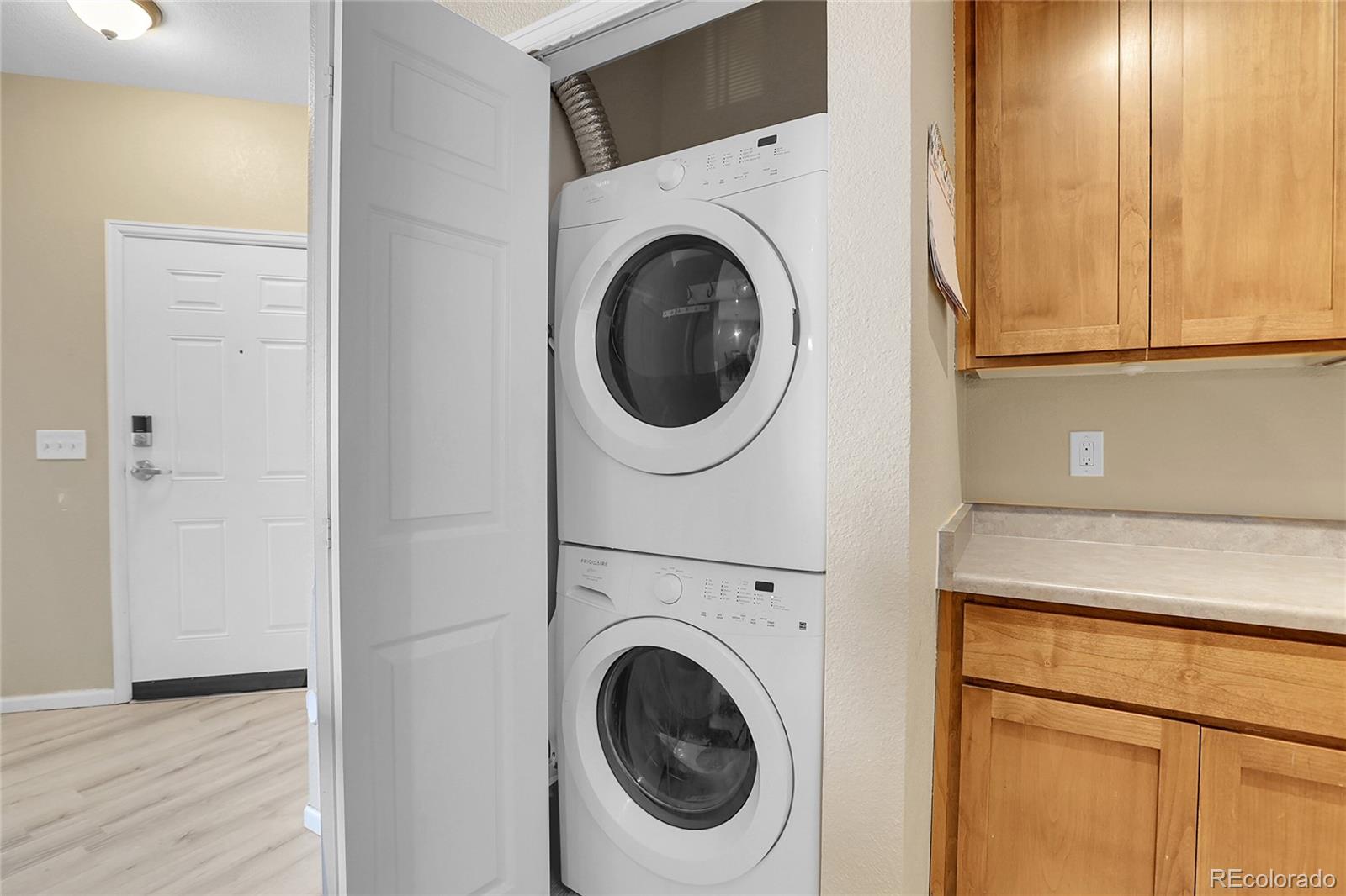 MLS Image #14 for 3865 s dayton street,aurora, Colorado