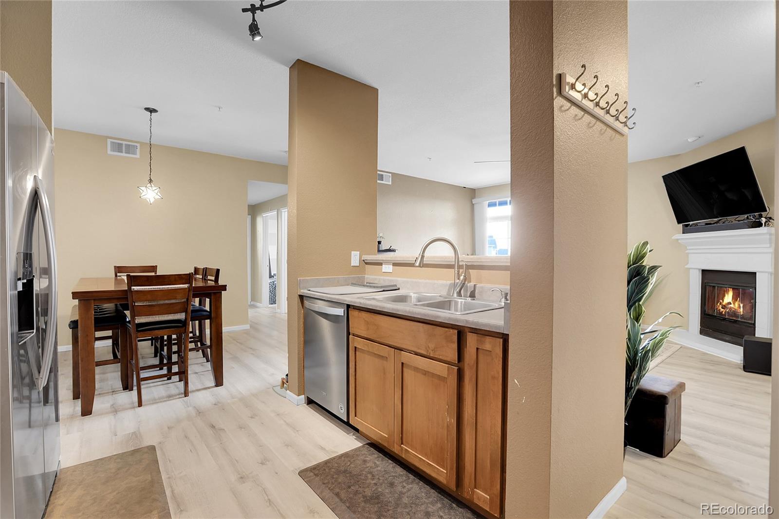 MLS Image #15 for 3865 s dayton street,aurora, Colorado