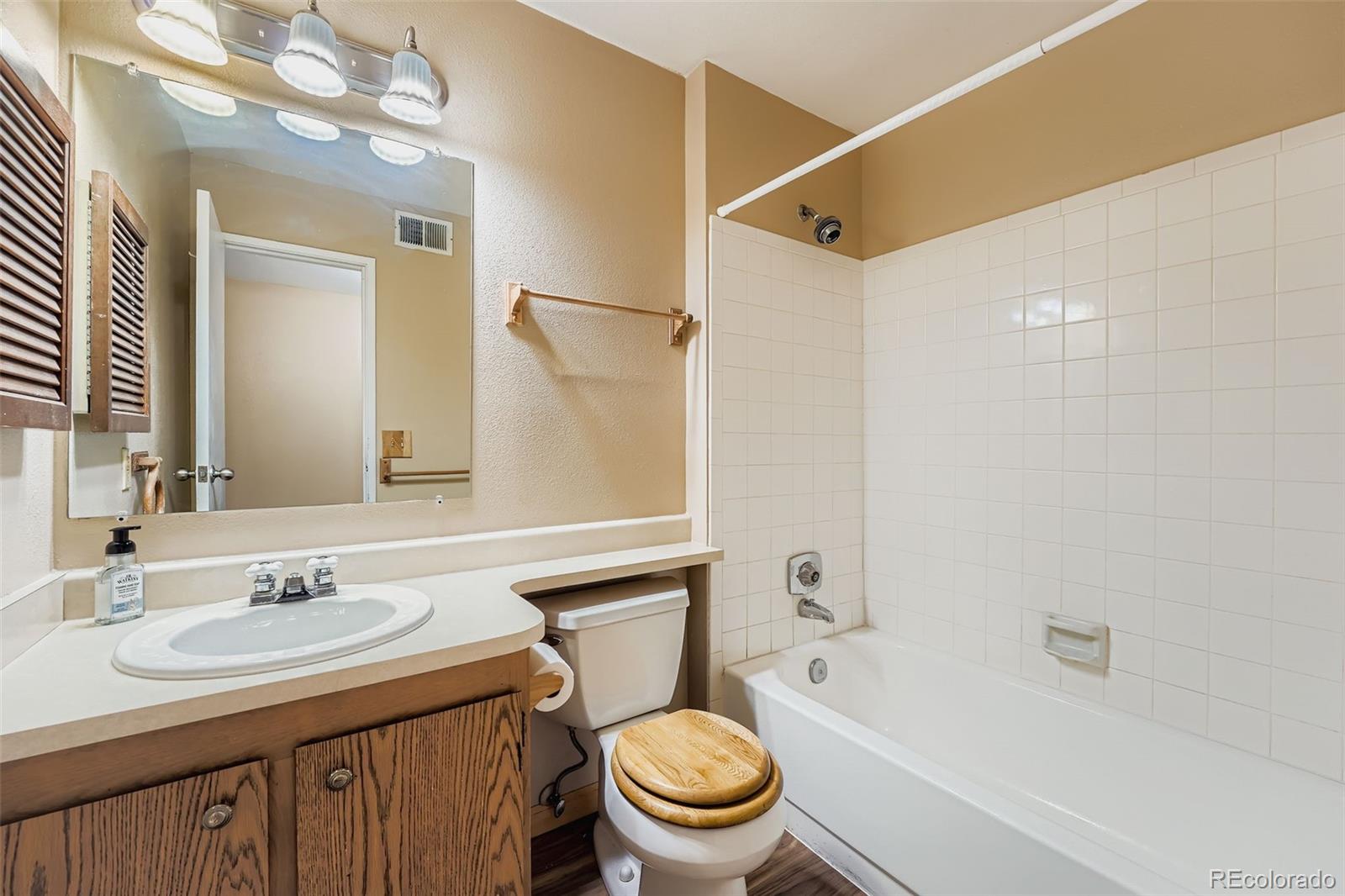 MLS Image #11 for 1876 s pitkin circle,aurora, Colorado