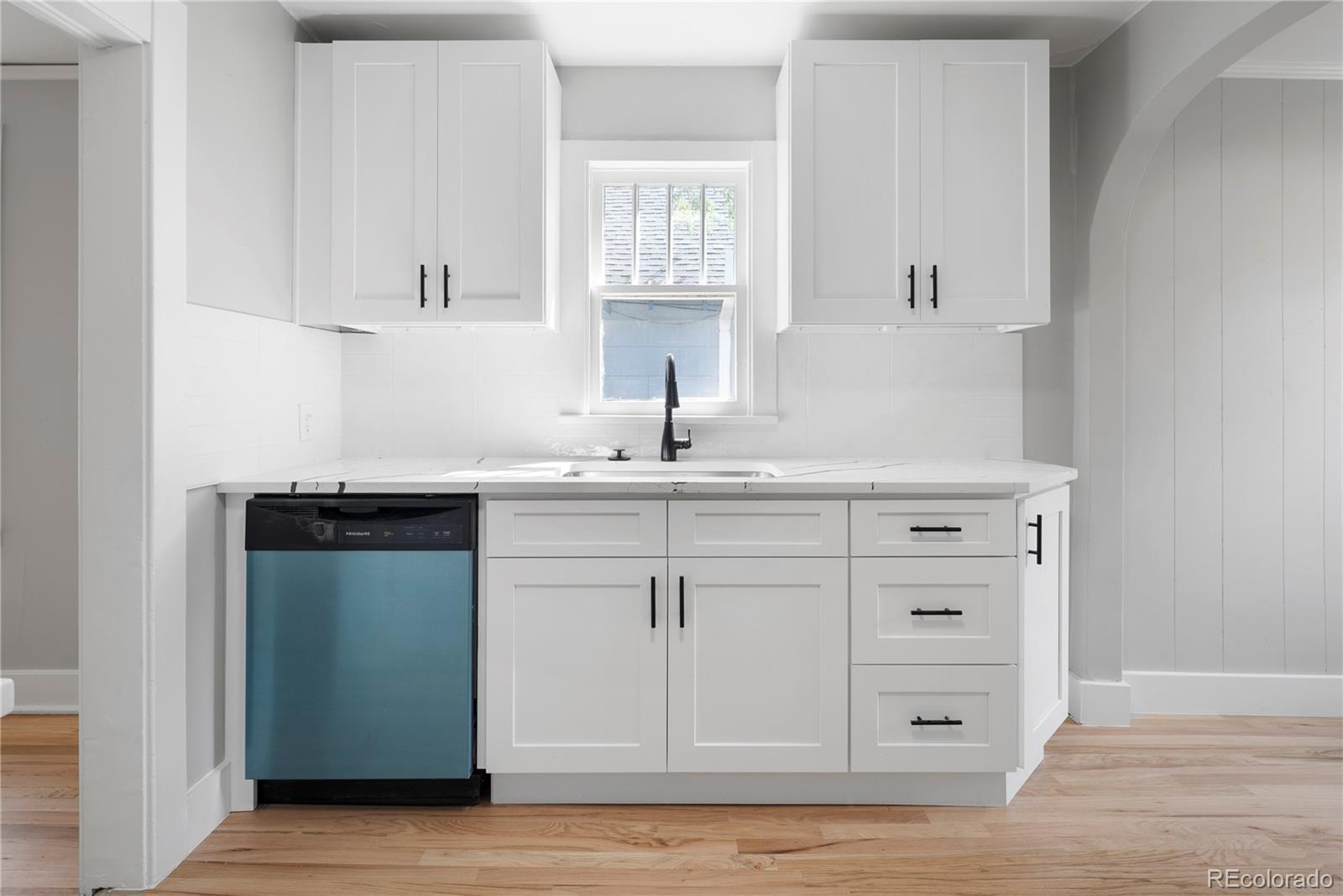 MLS Image #4 for 2103 s lafayette street,denver, Colorado