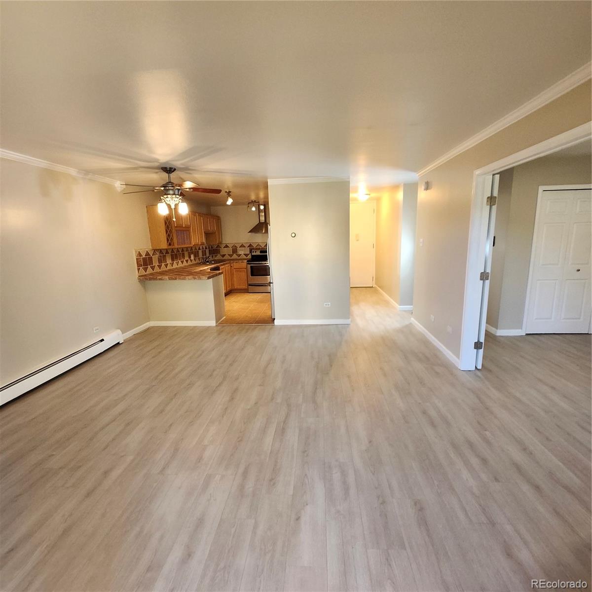 MLS Image #10 for 755 s clinton street,denver, Colorado