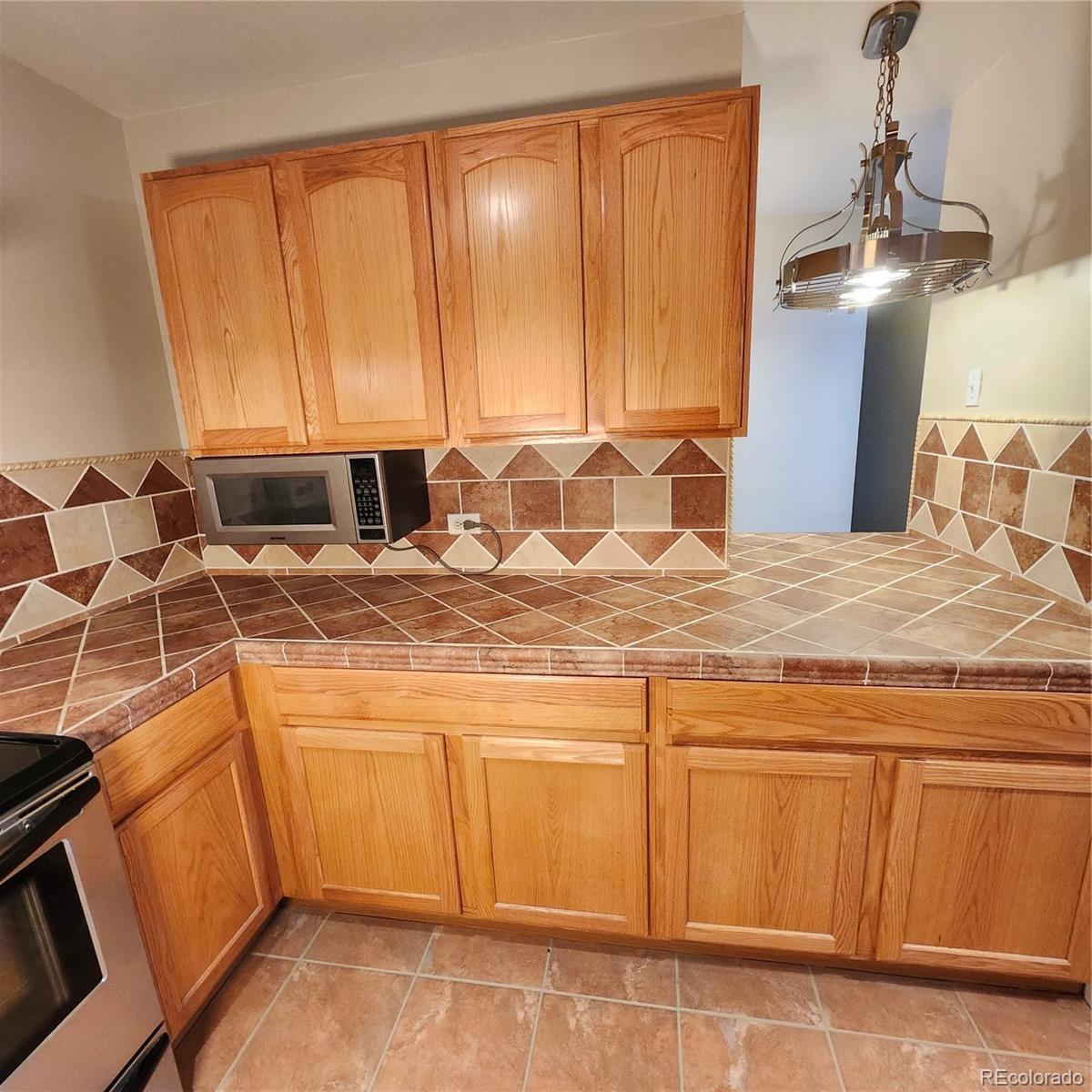 MLS Image #16 for 755 s clinton street,denver, Colorado