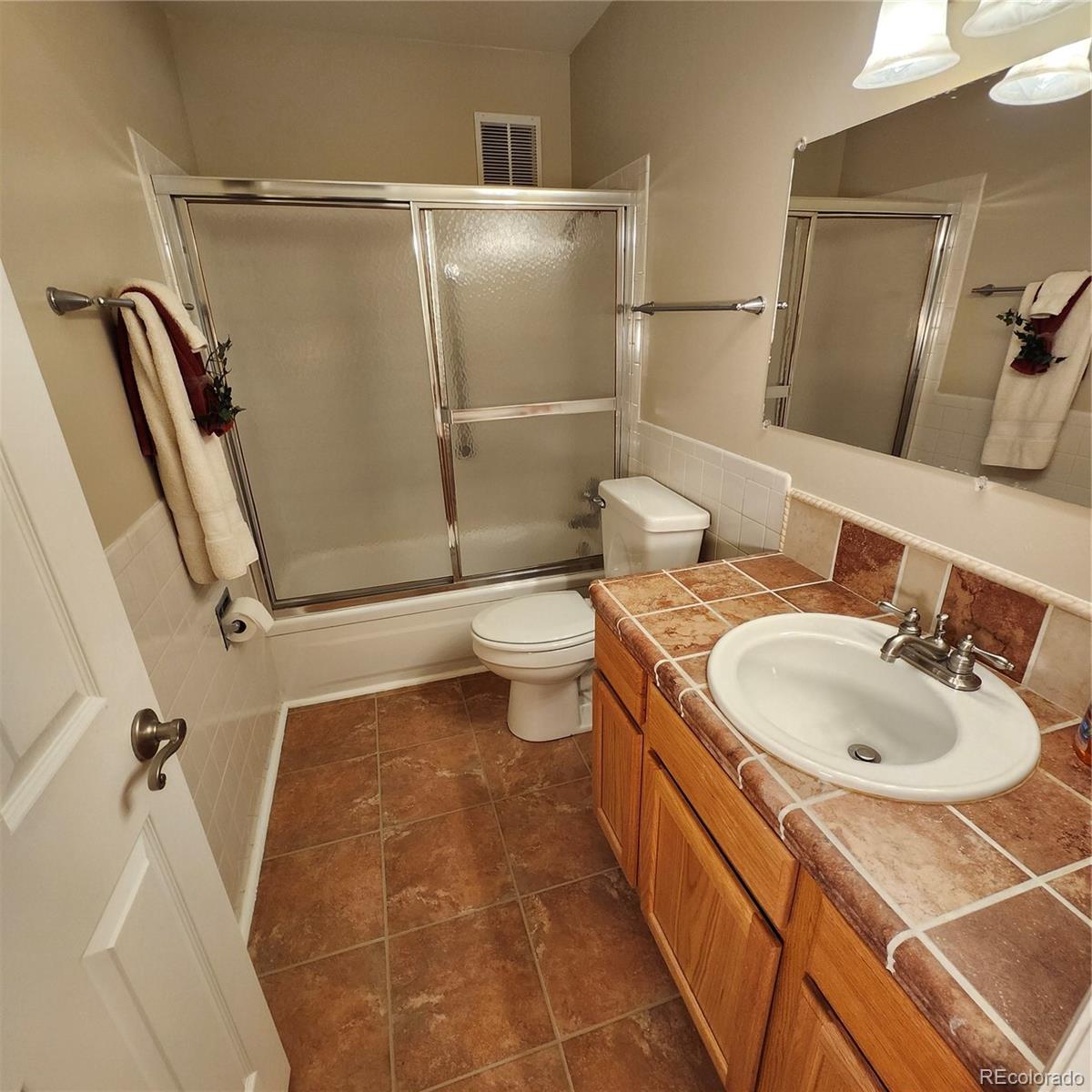 MLS Image #22 for 755 s clinton street,denver, Colorado