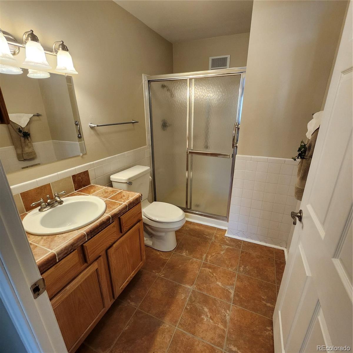 MLS Image #26 for 755 s clinton street,denver, Colorado