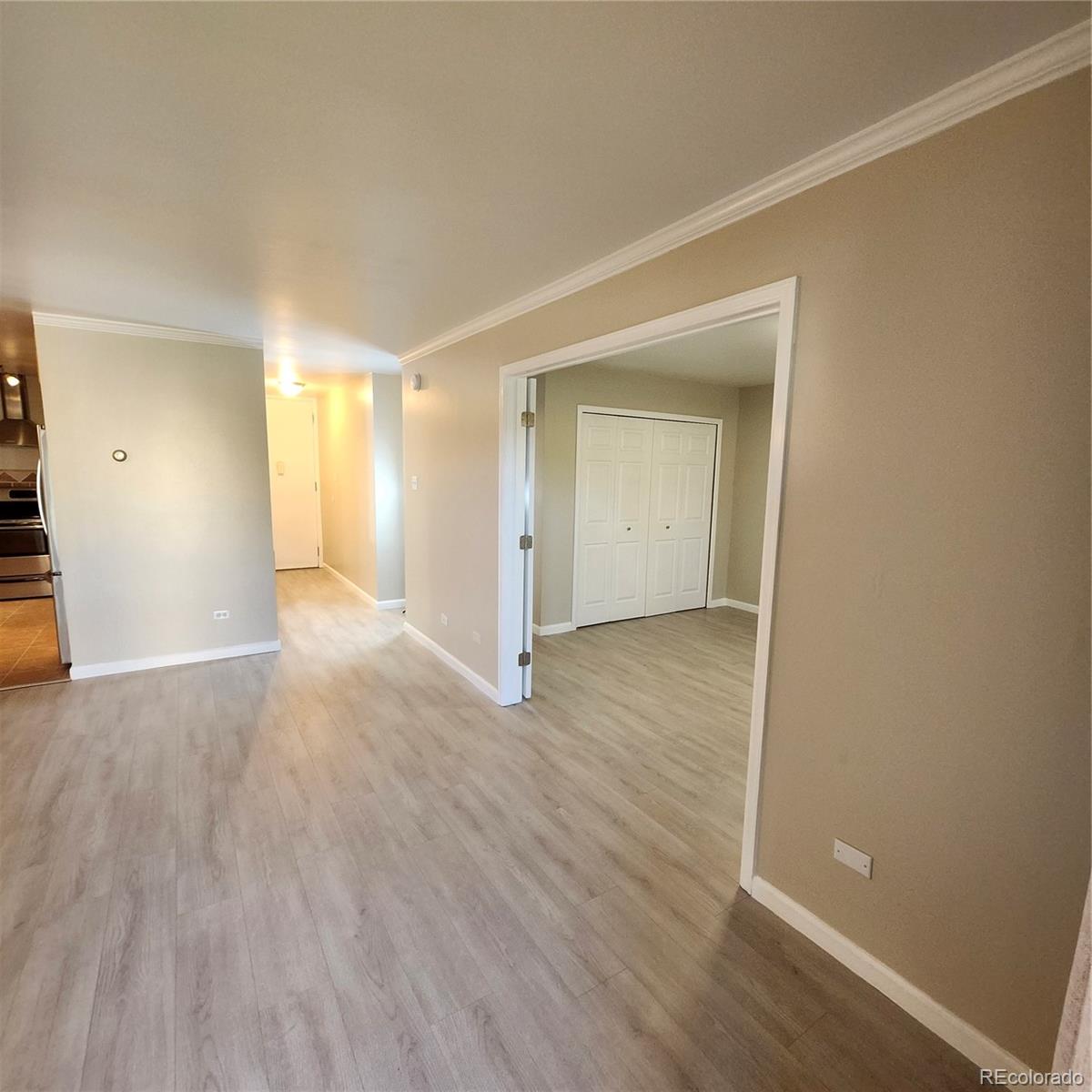 MLS Image #9 for 755 s clinton street,denver, Colorado