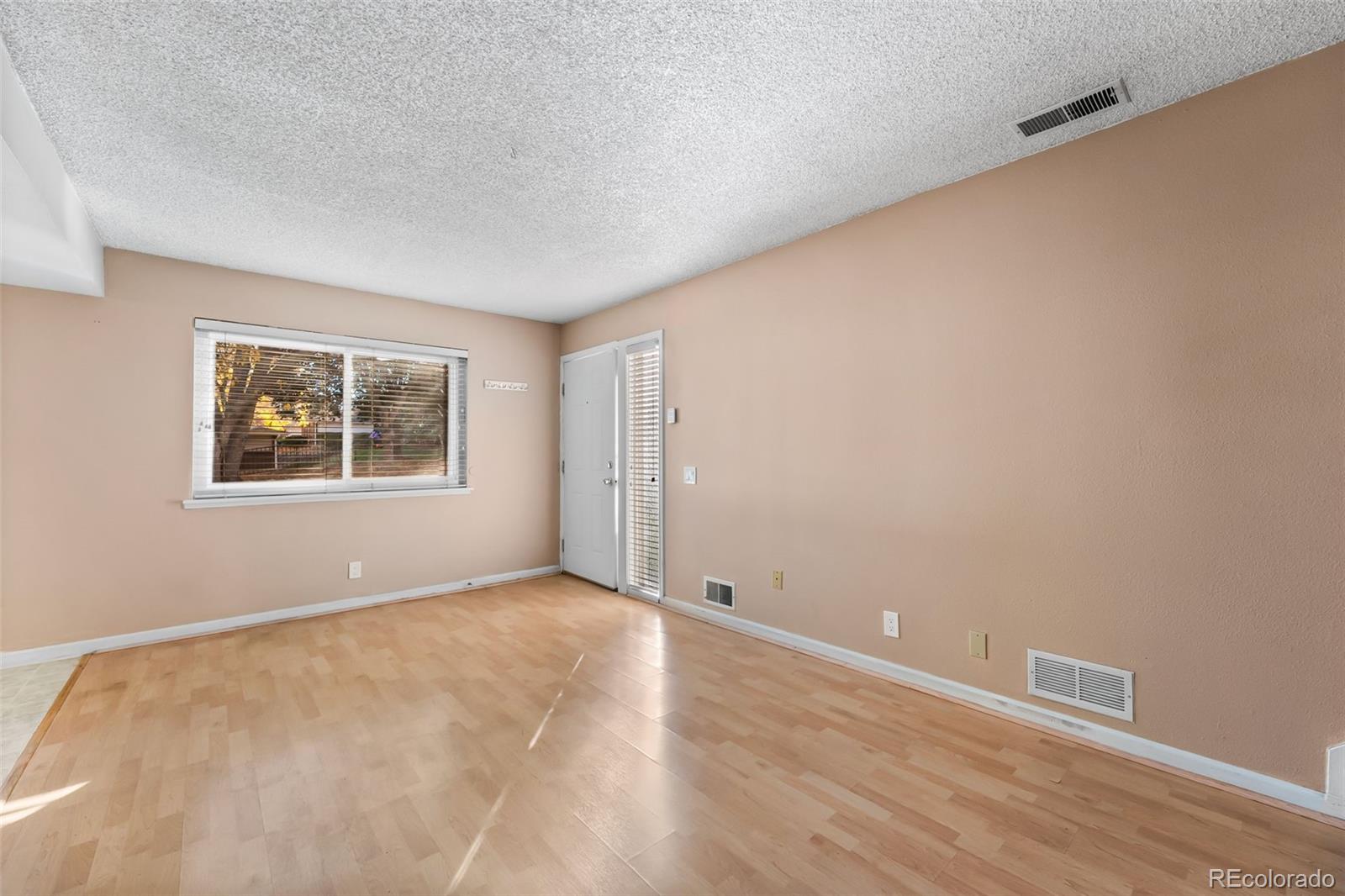 MLS Image #12 for 9105 e lehigh avenue,denver, Colorado