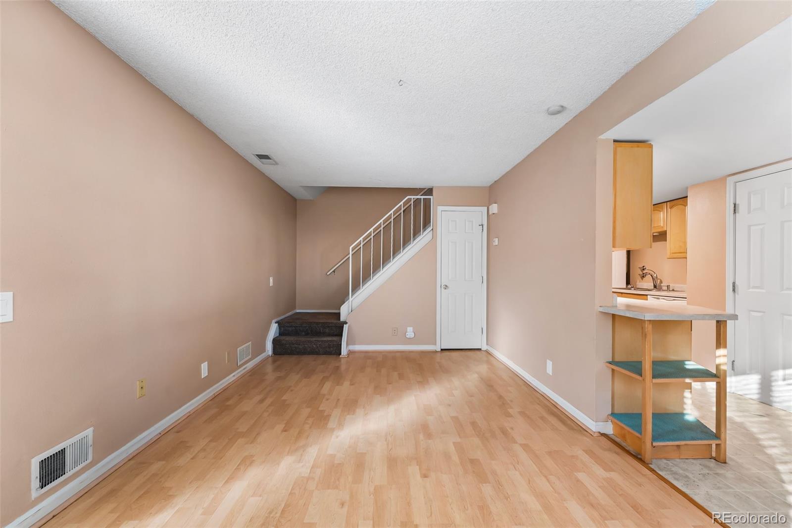 MLS Image #13 for 9105 e lehigh avenue,denver, Colorado