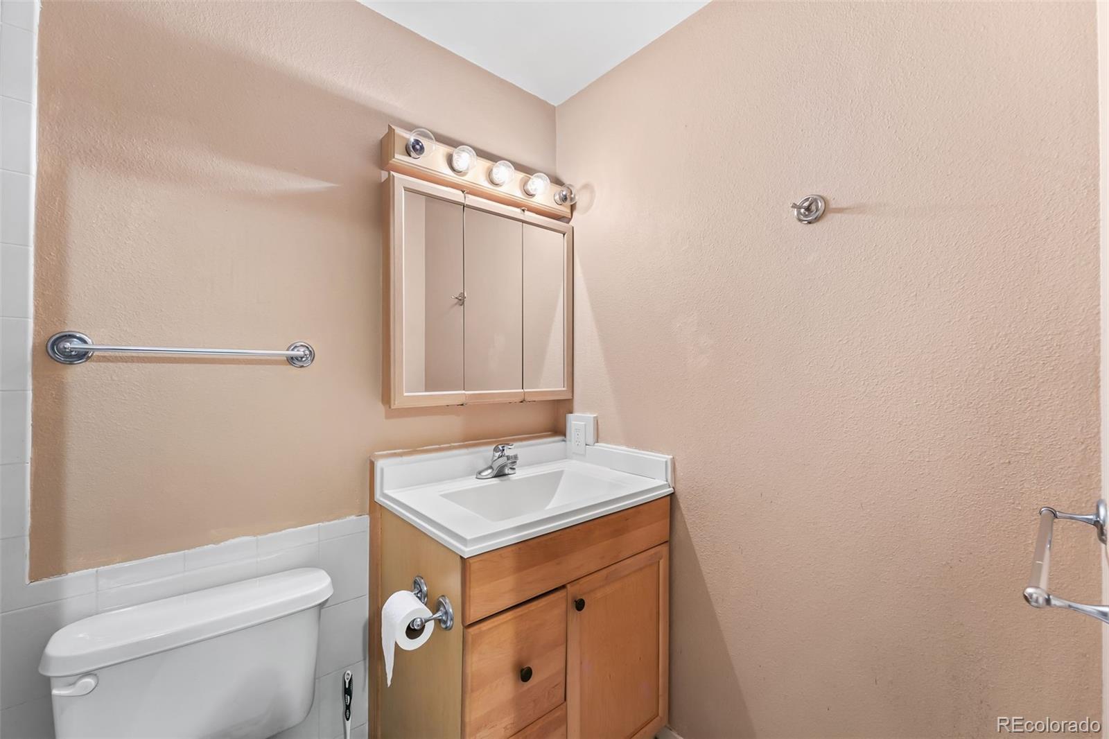 MLS Image #16 for 9105 e lehigh avenue,denver, Colorado