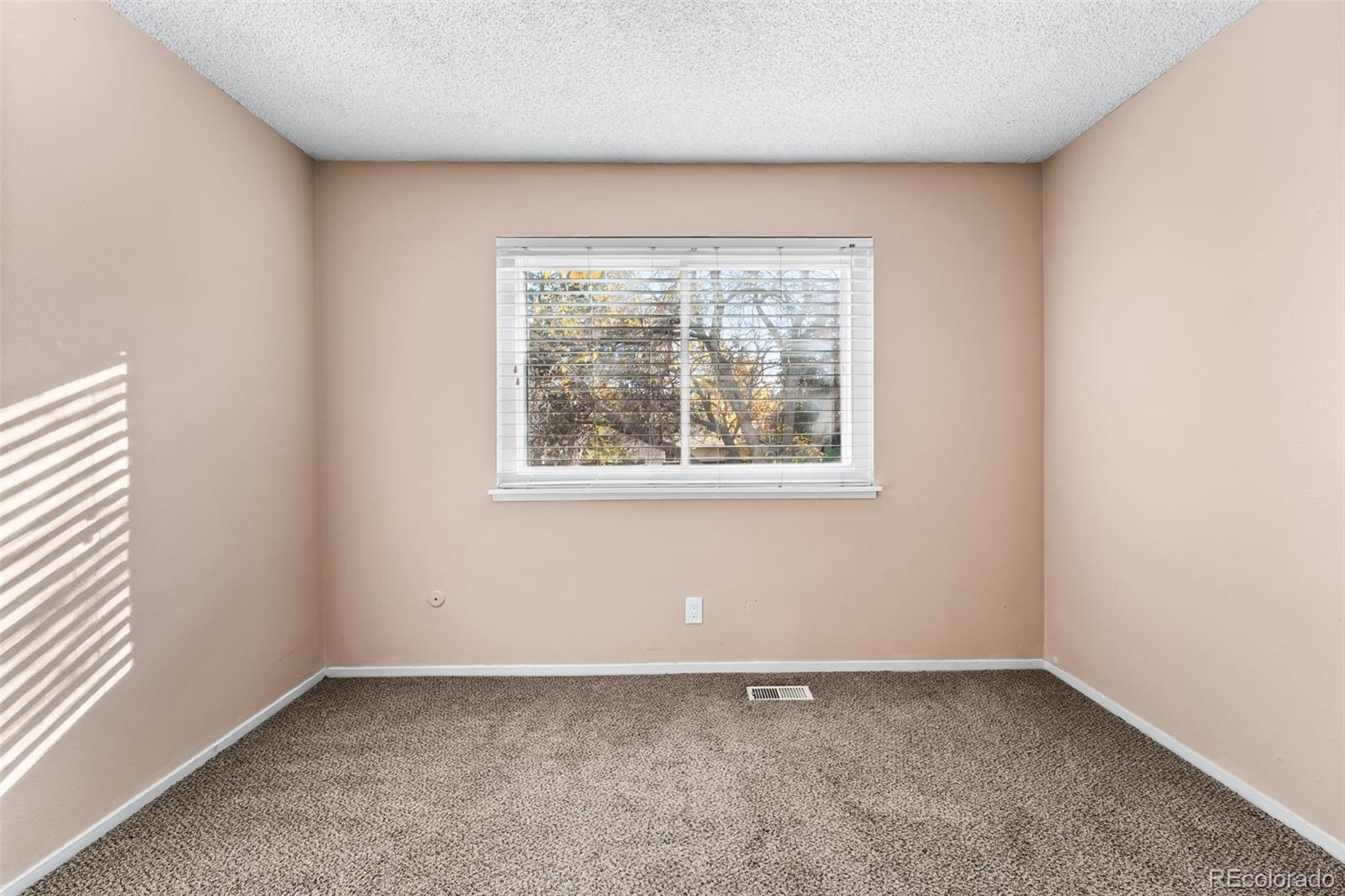 MLS Image #19 for 9105 e lehigh avenue,denver, Colorado