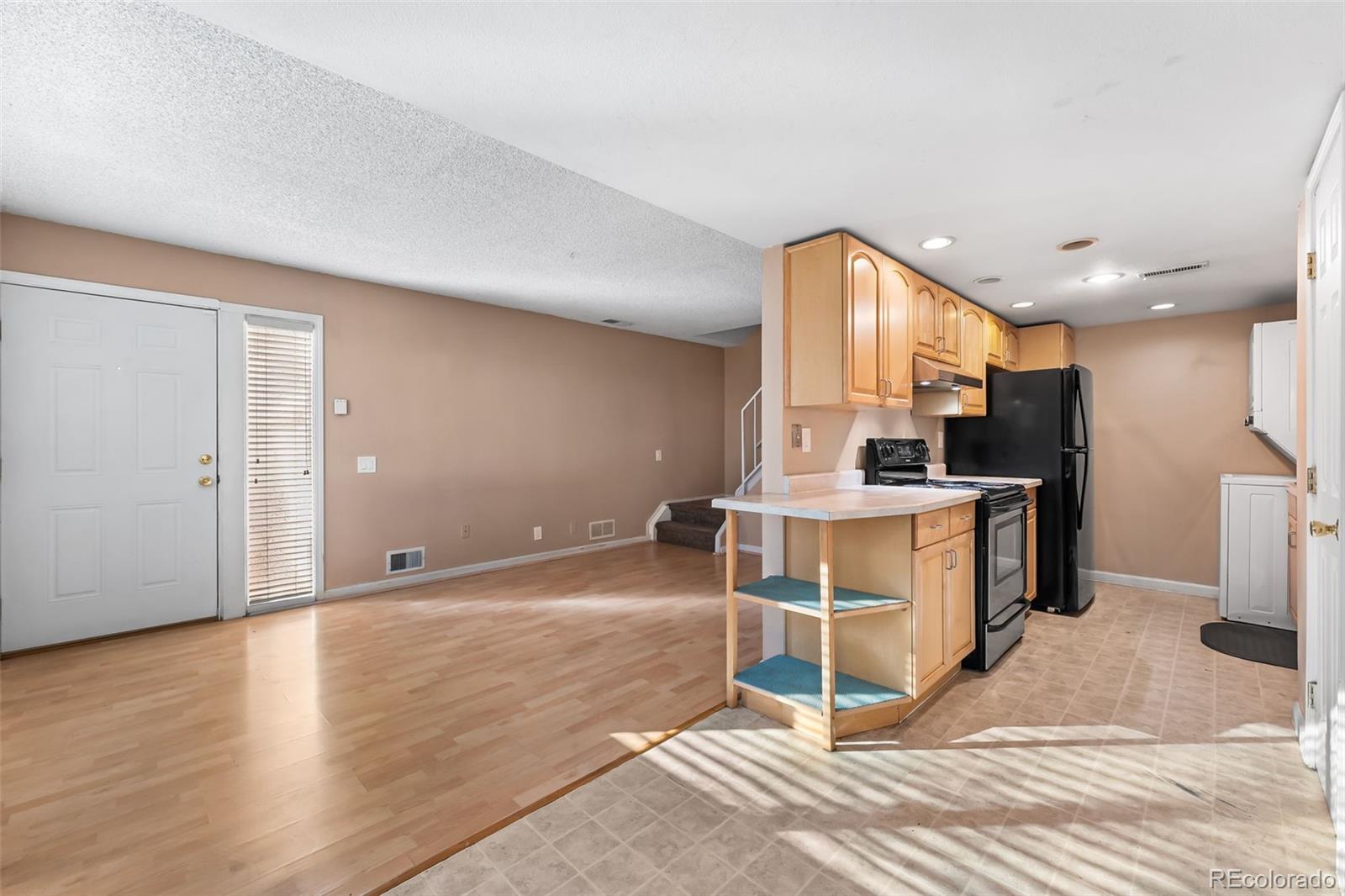 MLS Image #7 for 9105 e lehigh avenue,denver, Colorado