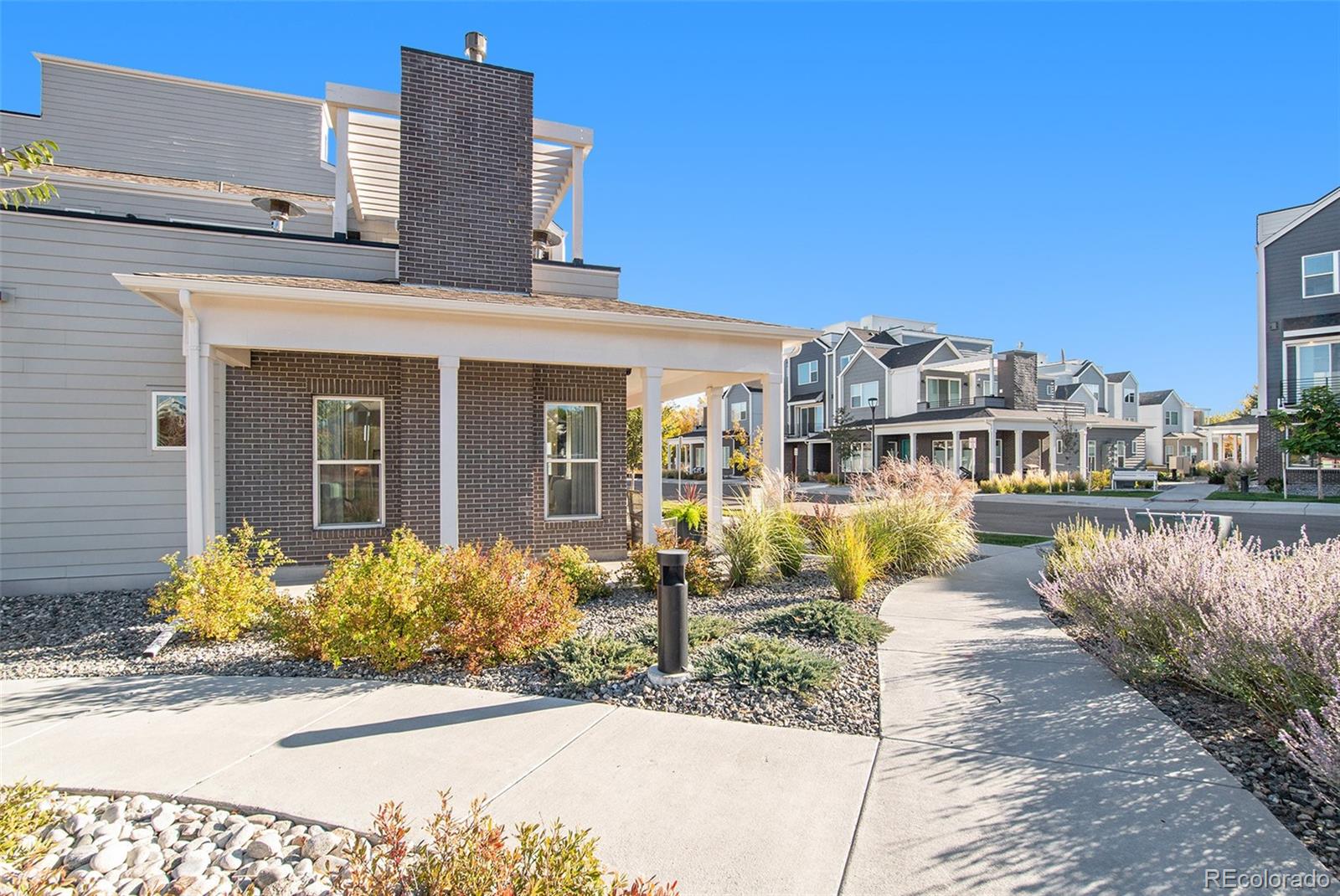 MLS Image #3 for 888 s valentia street,denver, Colorado
