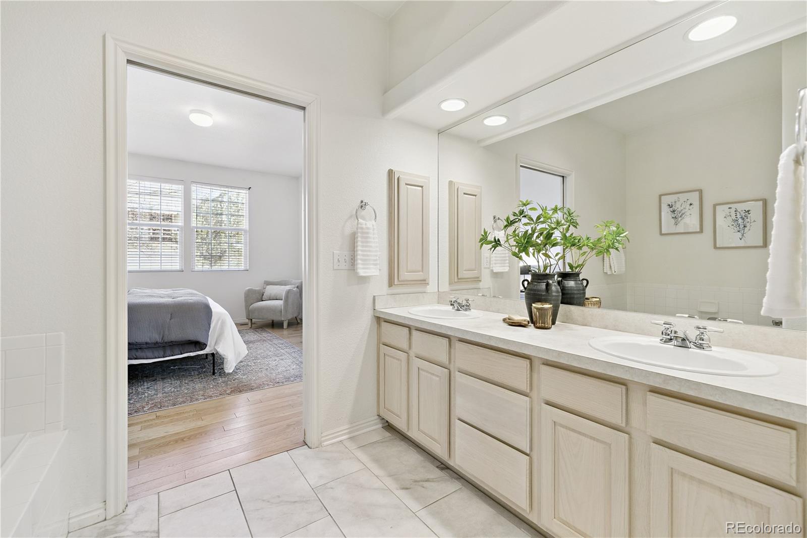 MLS Image #16 for 6776 e panorama lane,denver, Colorado