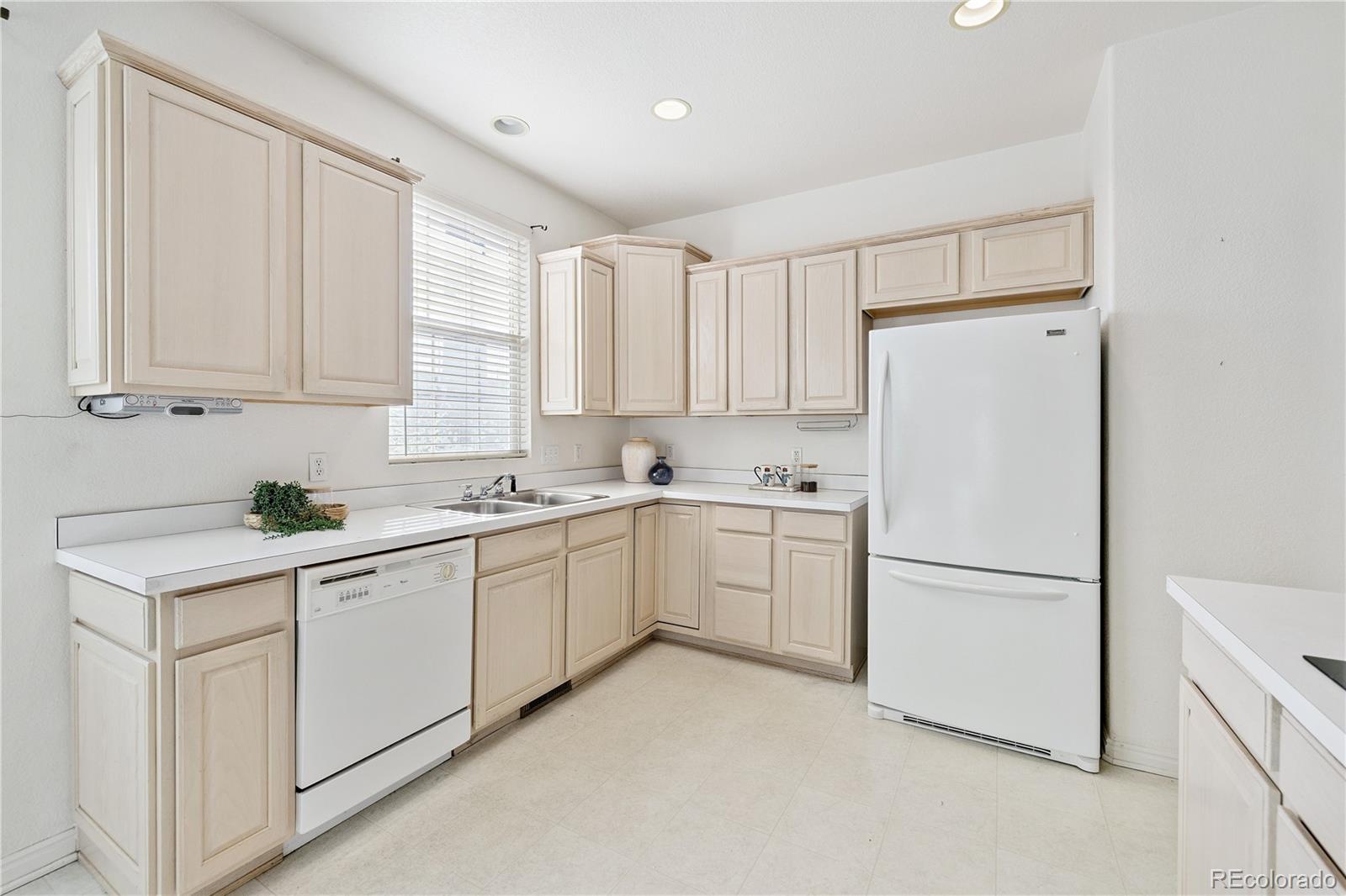 MLS Image #5 for 6776 e panorama lane,denver, Colorado