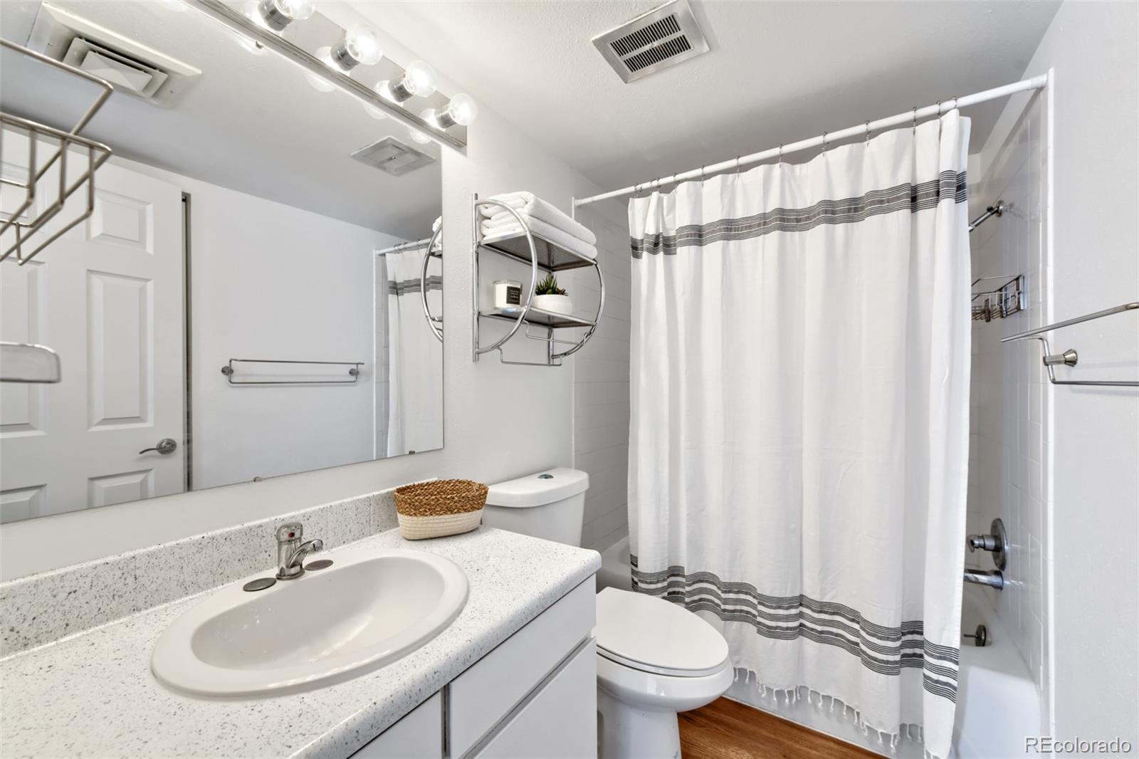 MLS Image #18 for 3323 s monaco street,denver, Colorado