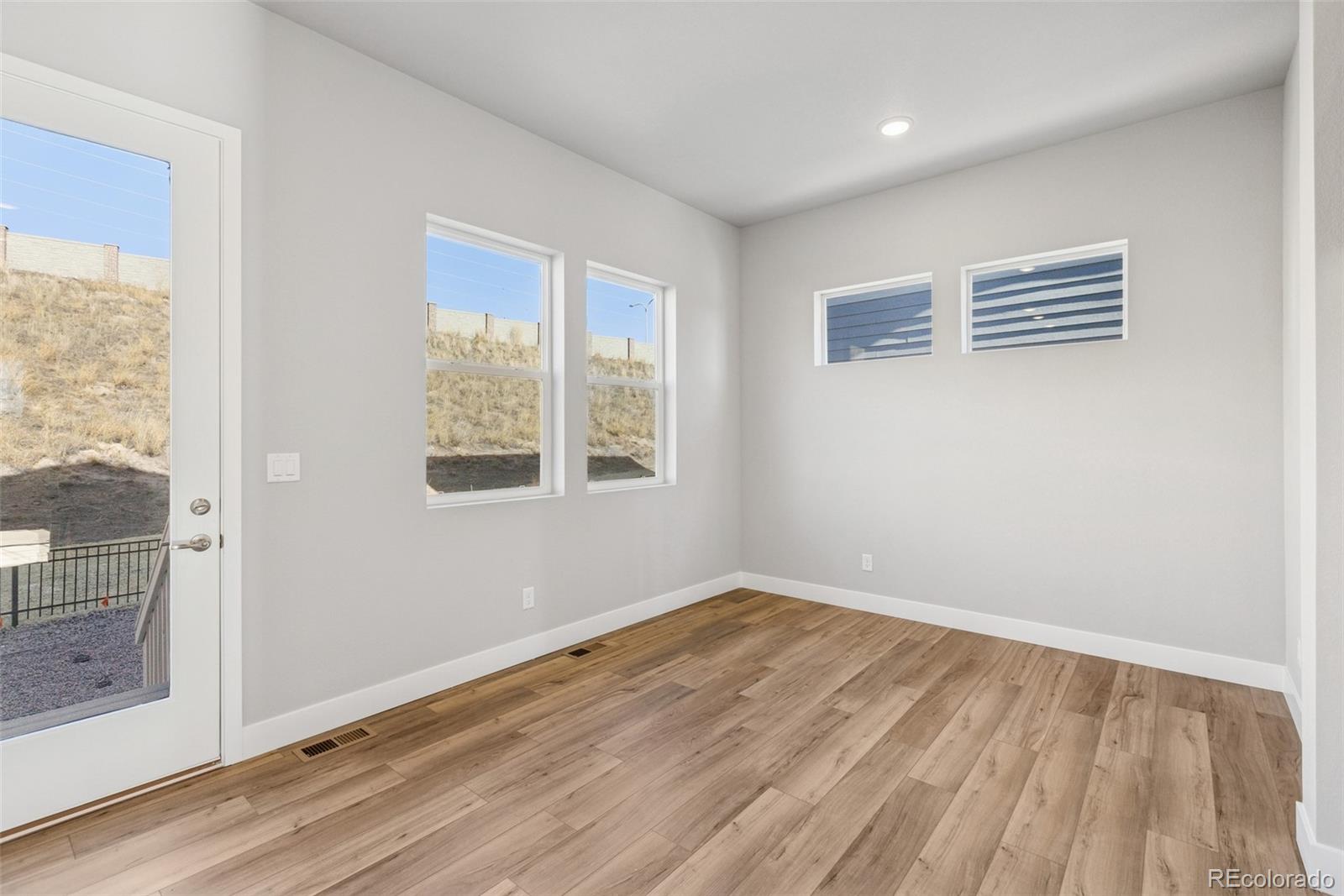 MLS Image #9 for 4454  peak crest view,colorado springs, Colorado