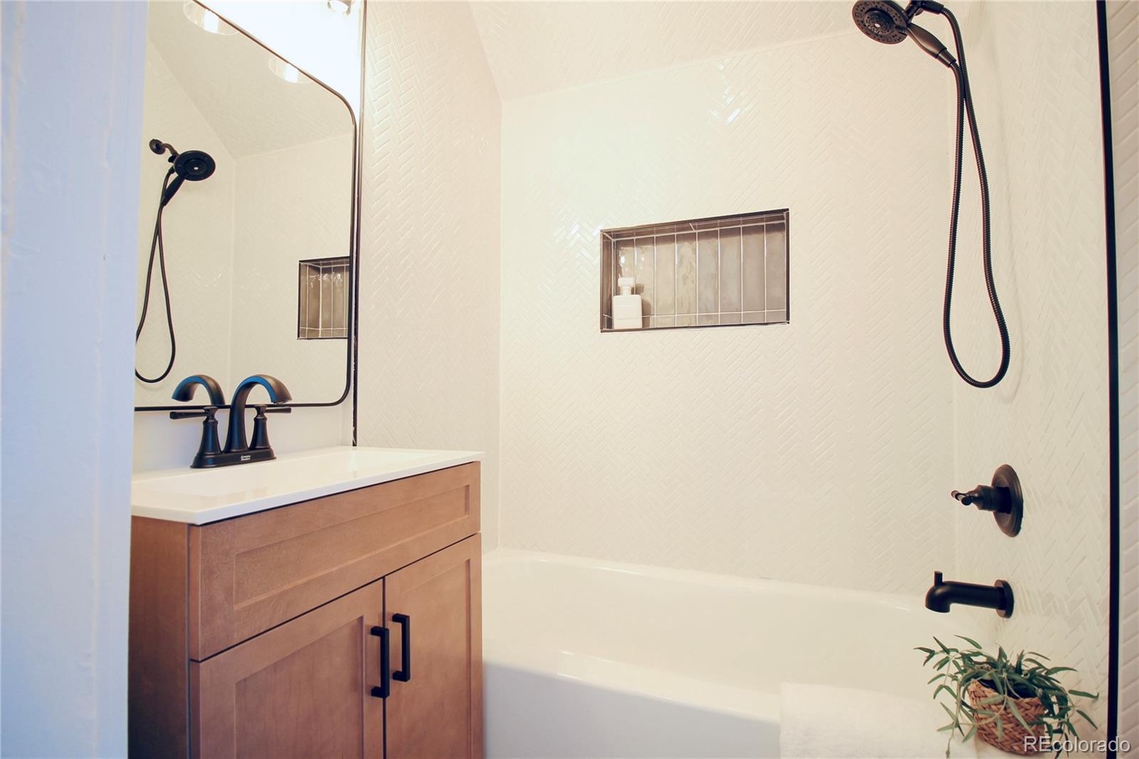 MLS Image #34 for 1544 n downing street,denver, Colorado
