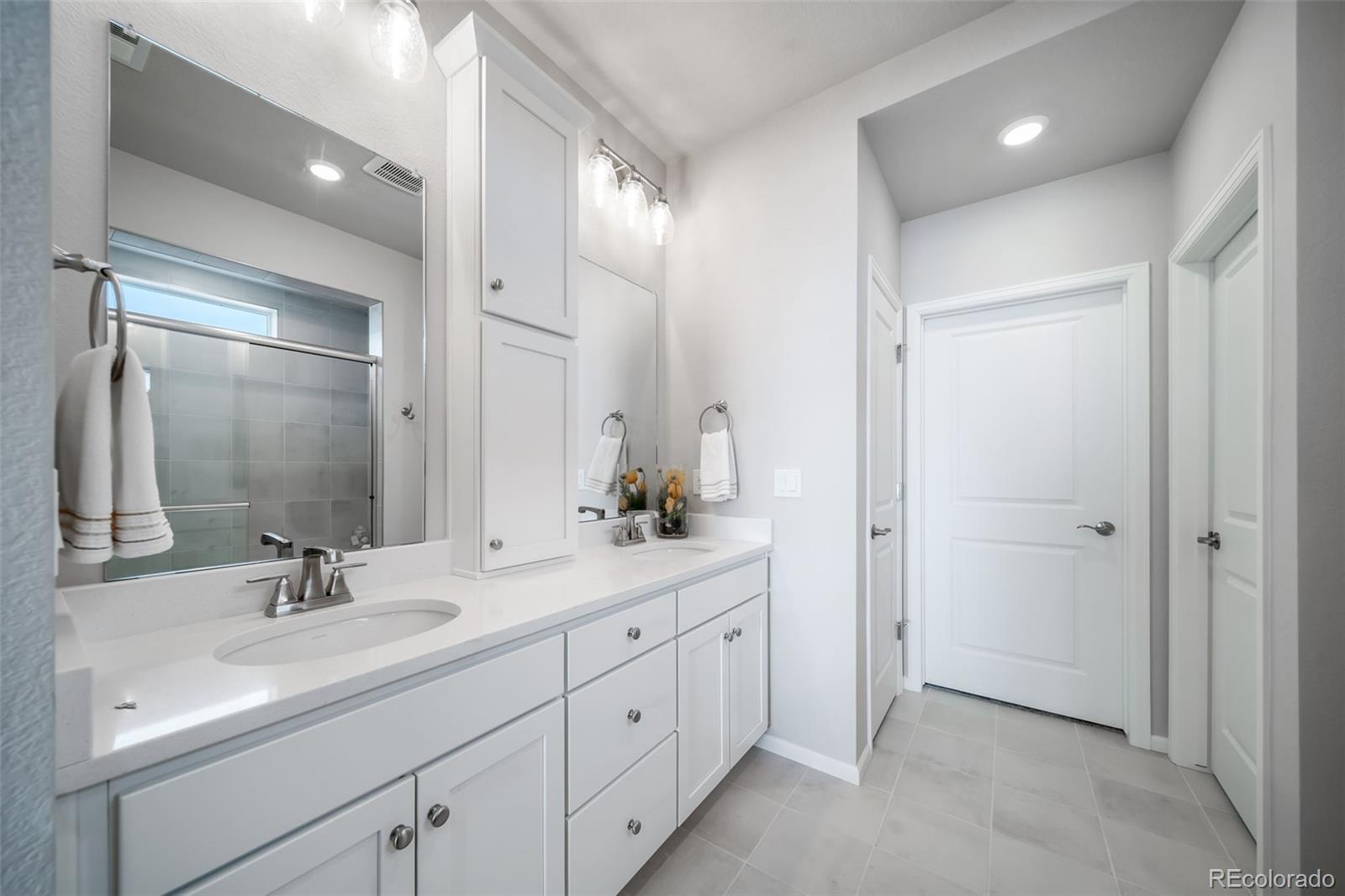 MLS Image #12 for 21845 e 51st drive,aurora, Colorado