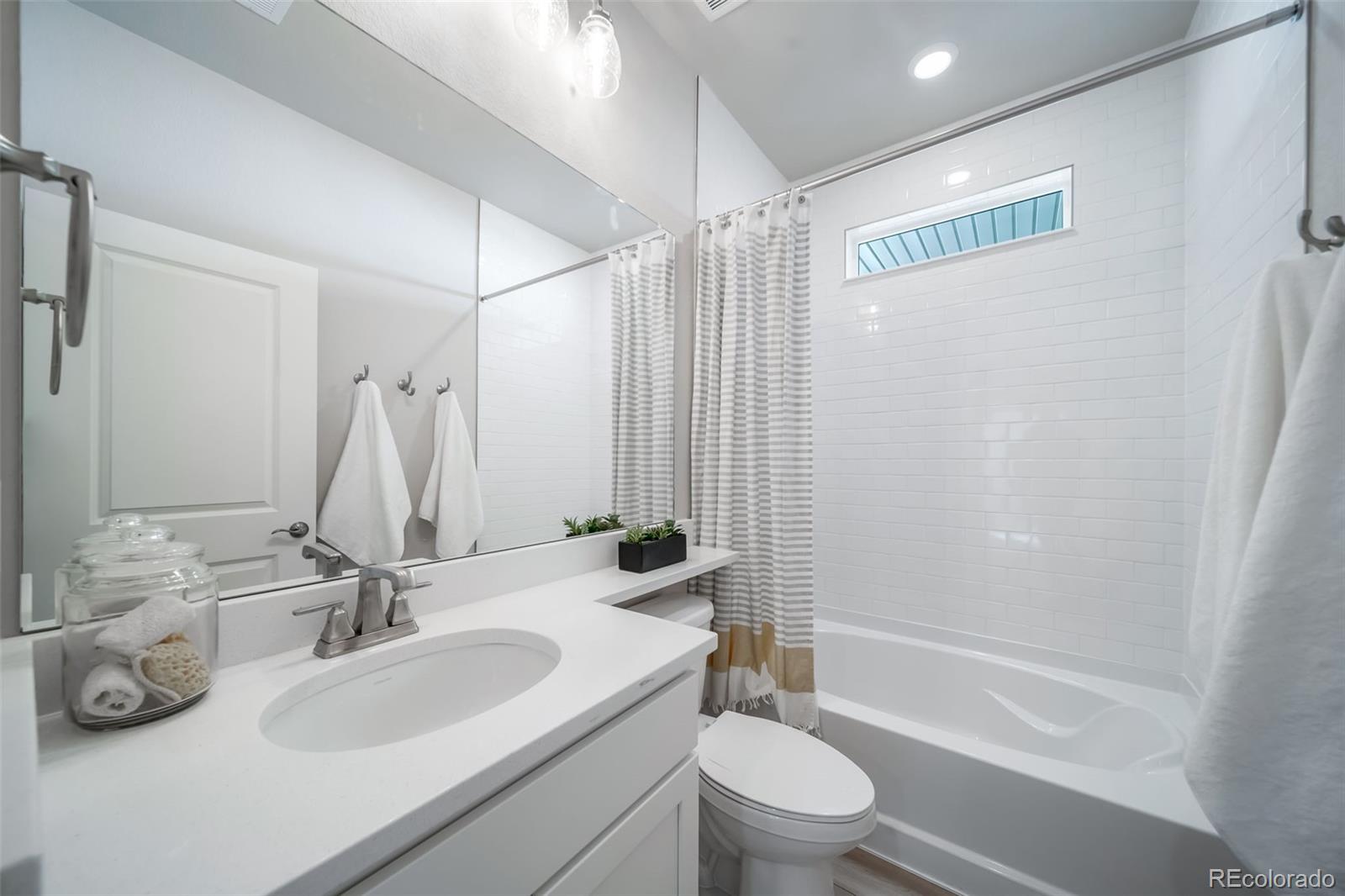 MLS Image #16 for 21845 e 51st drive,aurora, Colorado
