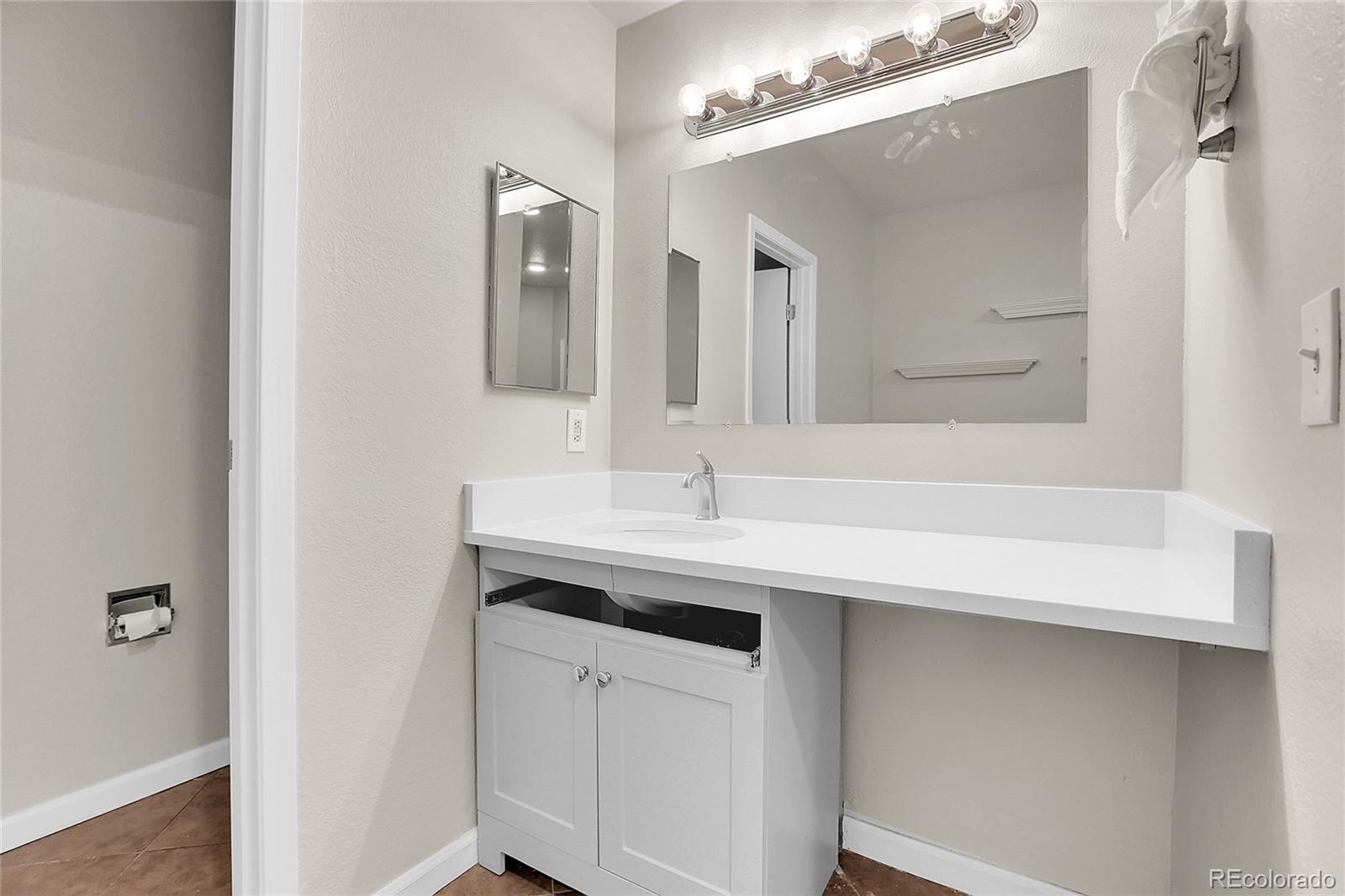 MLS Image #23 for 6001 s yosemite street d103,greenwood village, Colorado