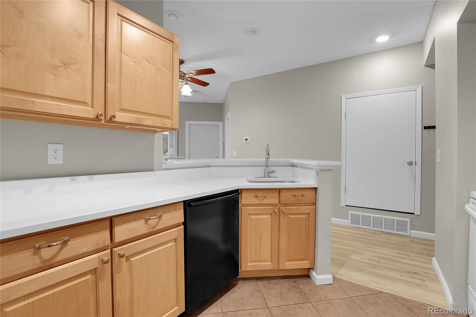 MLS Image #9 for 6001 s yosemite street d103,greenwood village, Colorado