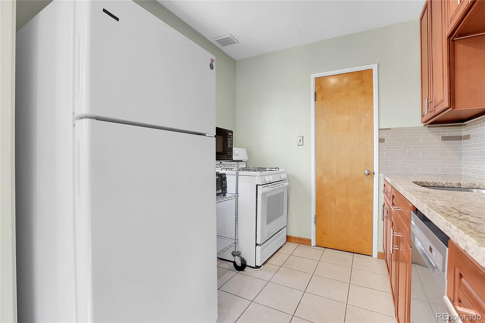 MLS Image #14 for 1175 n emerson street,denver, Colorado