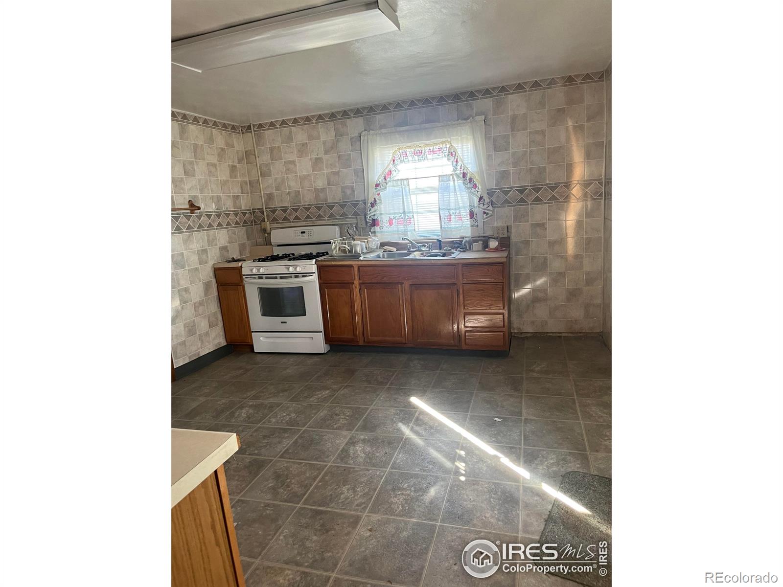 MLS Image #11 for 1124  smith avenue,trinidad, Colorado