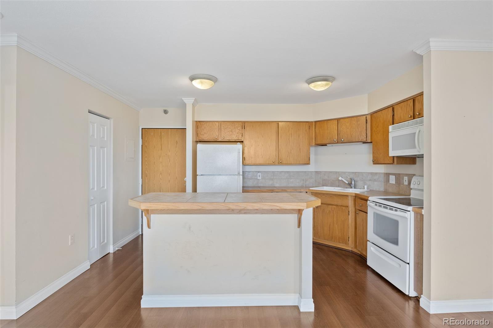 MLS Image #4 for 1301  speer boulevard,denver, Colorado
