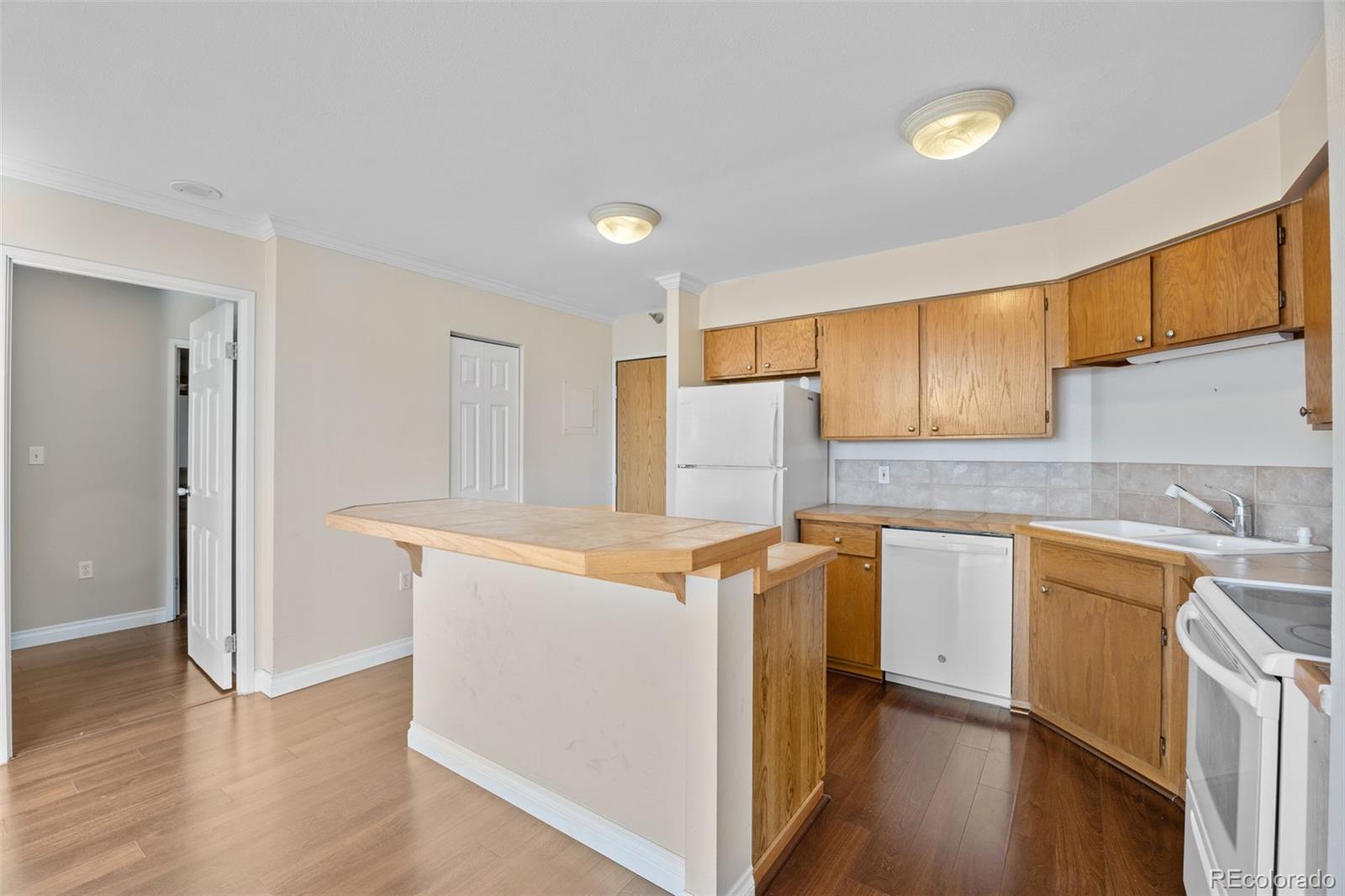 MLS Image #5 for 1301  speer boulevard,denver, Colorado