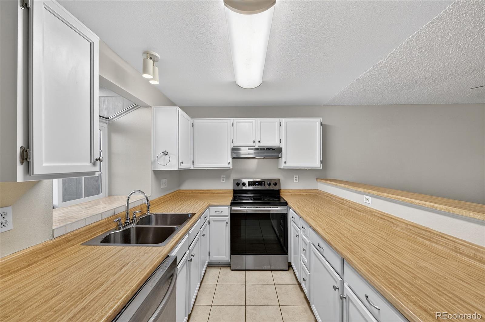 MLS Image #7 for 1218 s flower circle,lakewood, Colorado