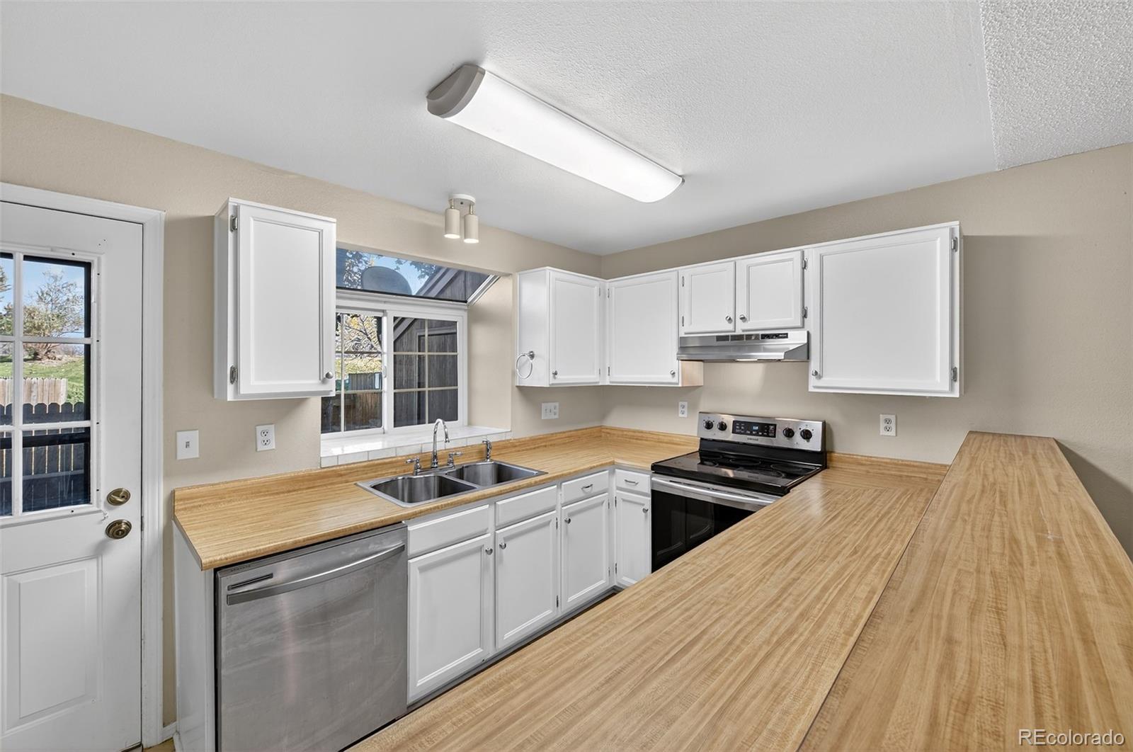MLS Image #9 for 1218 s flower circle,lakewood, Colorado
