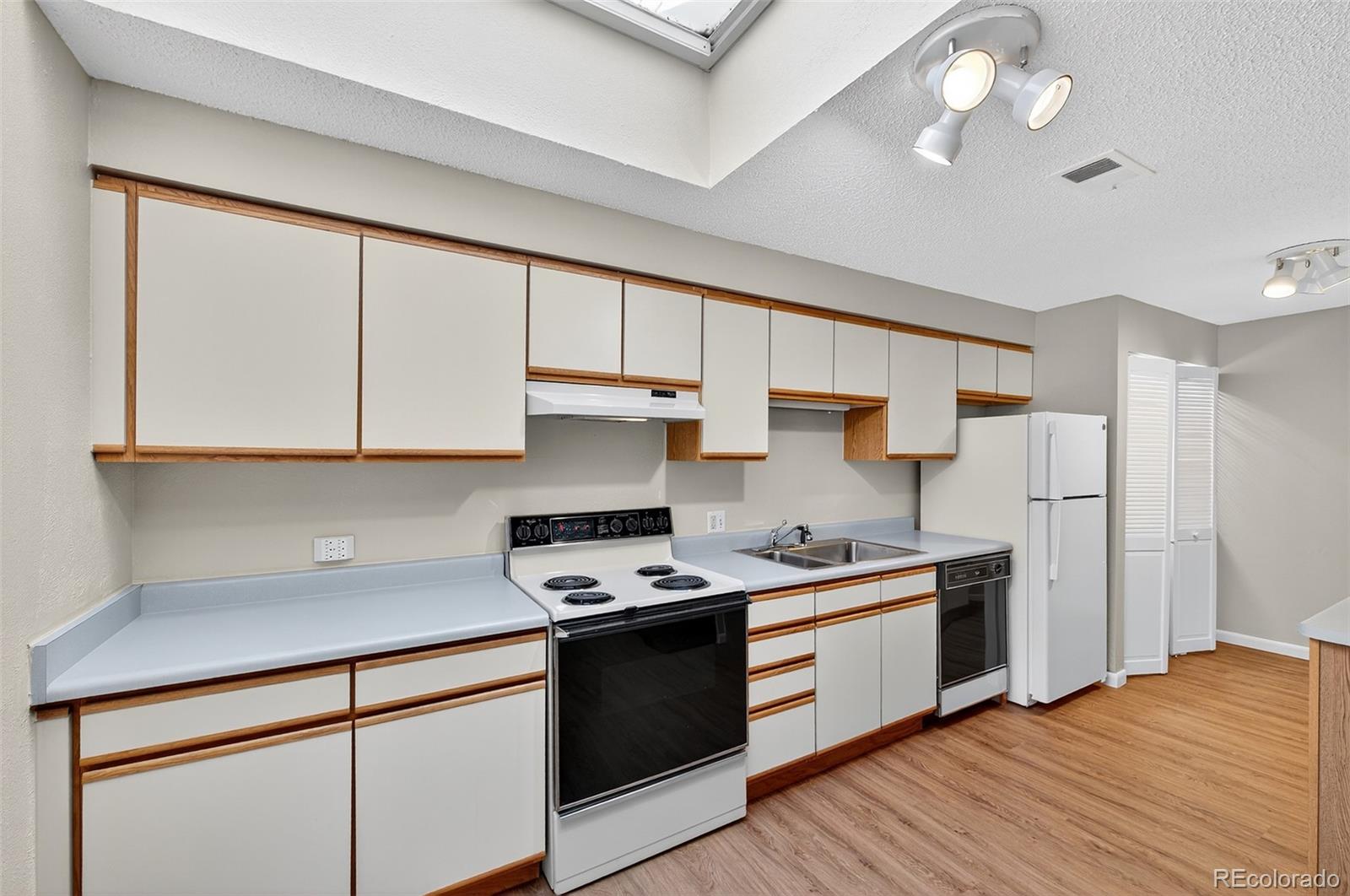 MLS Image #14 for 6434 e bates avenue,denver, Colorado