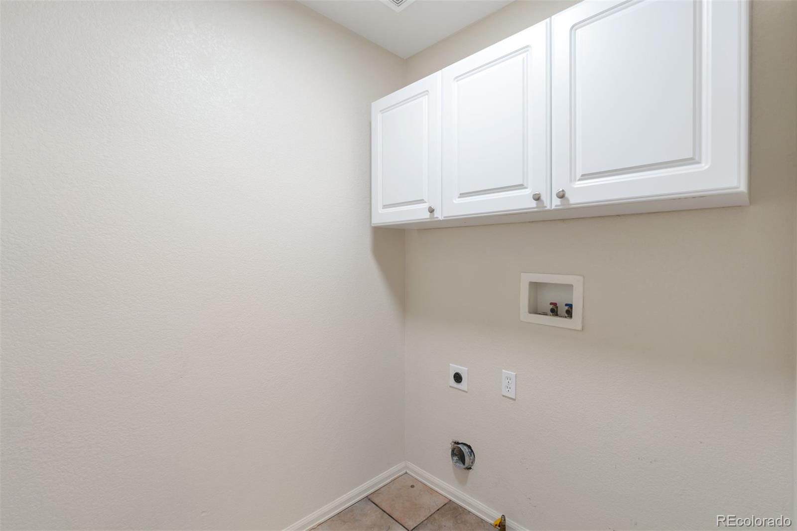 MLS Image #22 for 5327 s ukraine street,aurora, Colorado