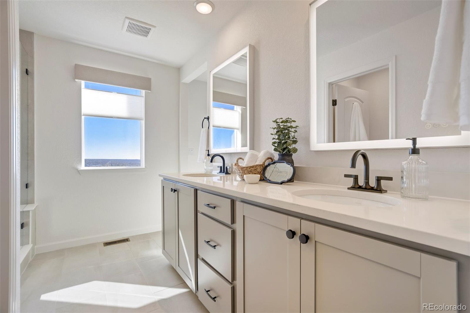 MLS Image #5 for 897  beckton heights,colorado springs, Colorado