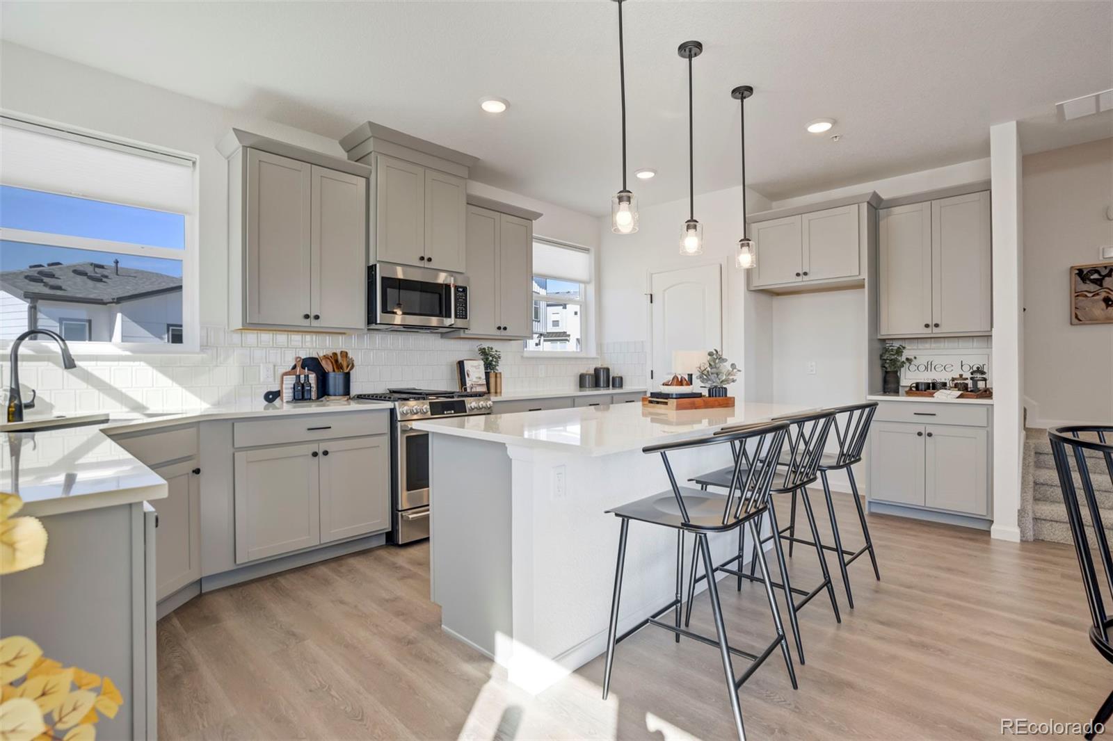 MLS Image #9 for 897  beckton heights,colorado springs, Colorado
