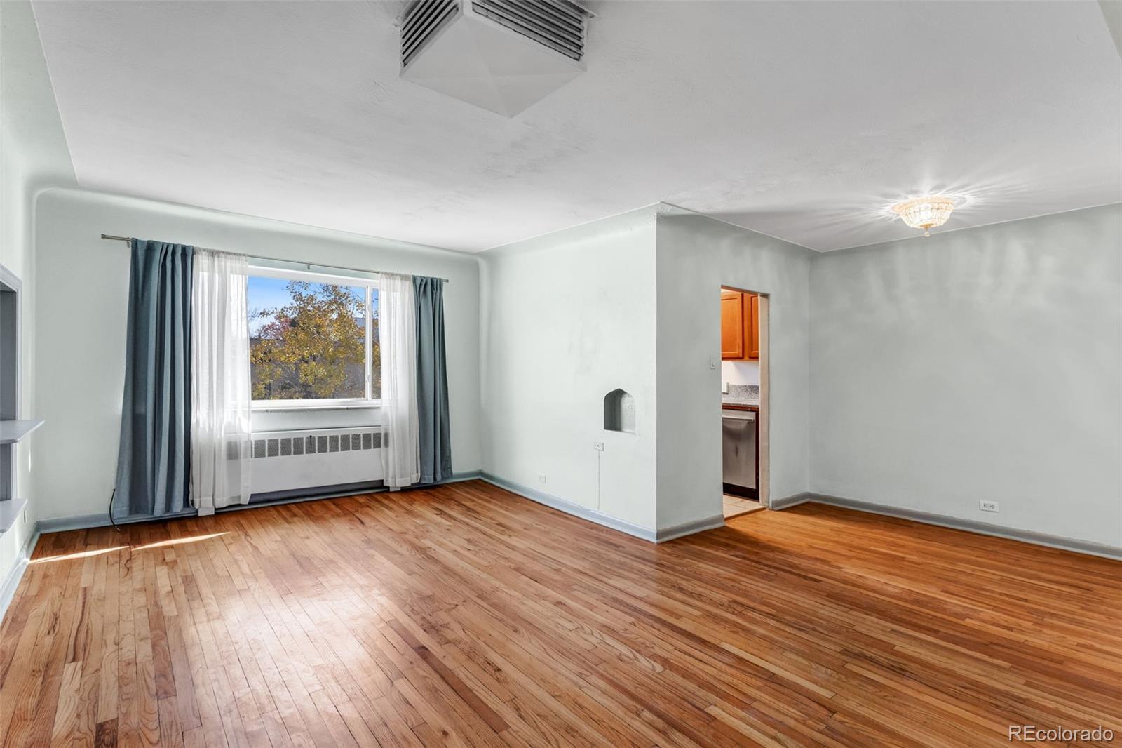 MLS Image #4 for 665 n washington street 8c,denver, Colorado