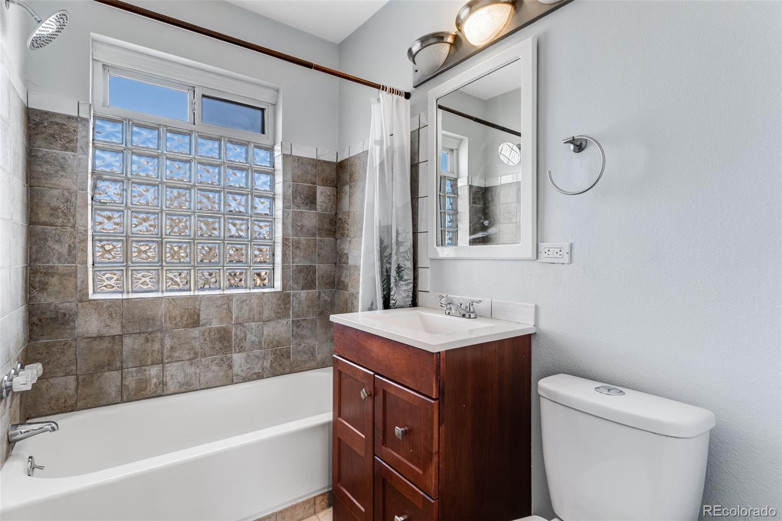 MLS Image #8 for 665 n washington street 8c,denver, Colorado