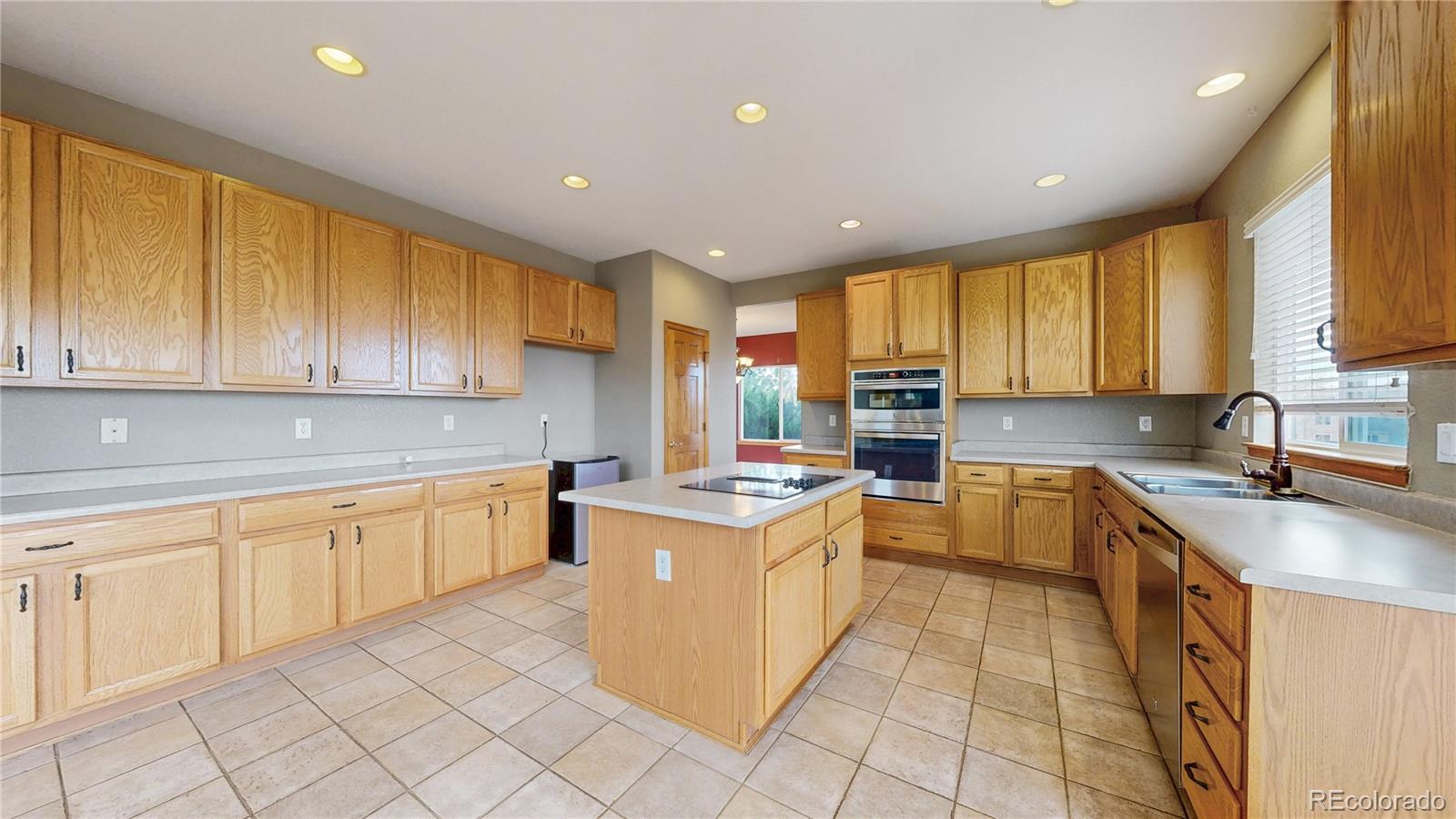 MLS Image #5 for 5904 s ukraine street,aurora, Colorado